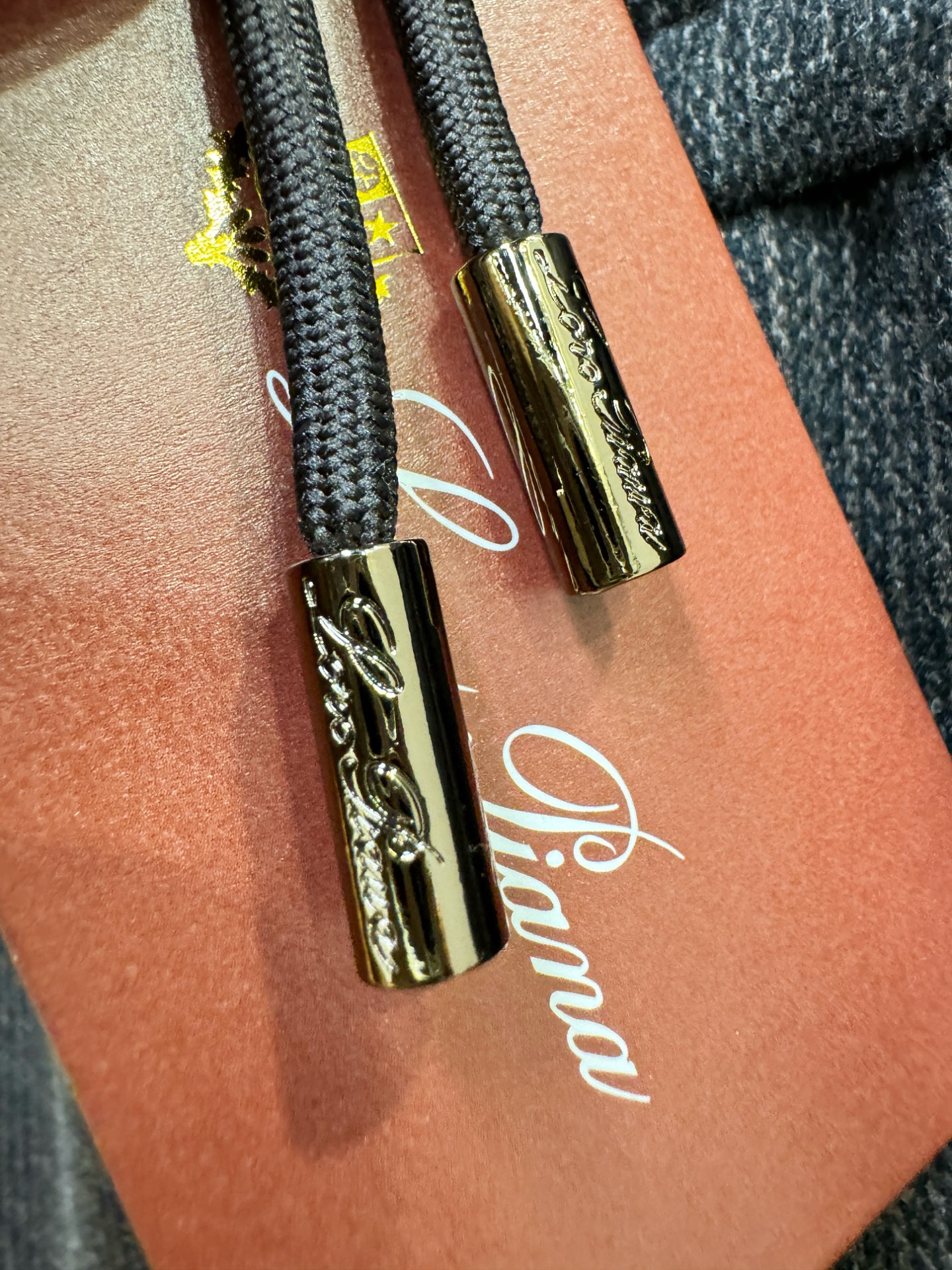 Loro Piana诺悠翩雅 2025秋冬超火爆休闲裤，选用欧洲进口羊毛面料，柔软舒适有质感，原版五金配