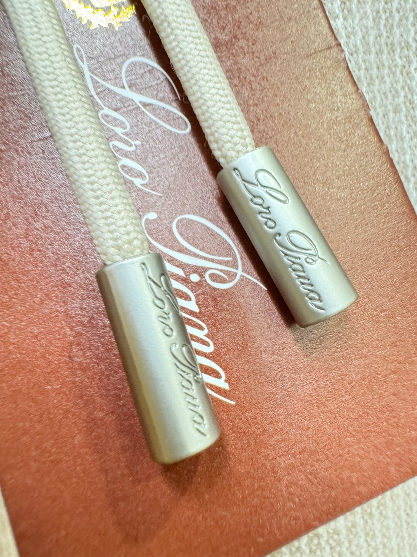 Loro Piana诺悠翩雅 2025秋冬超火爆休闲裤，选用欧洲进口羊毛面料，柔软舒适有质感，原版五金配