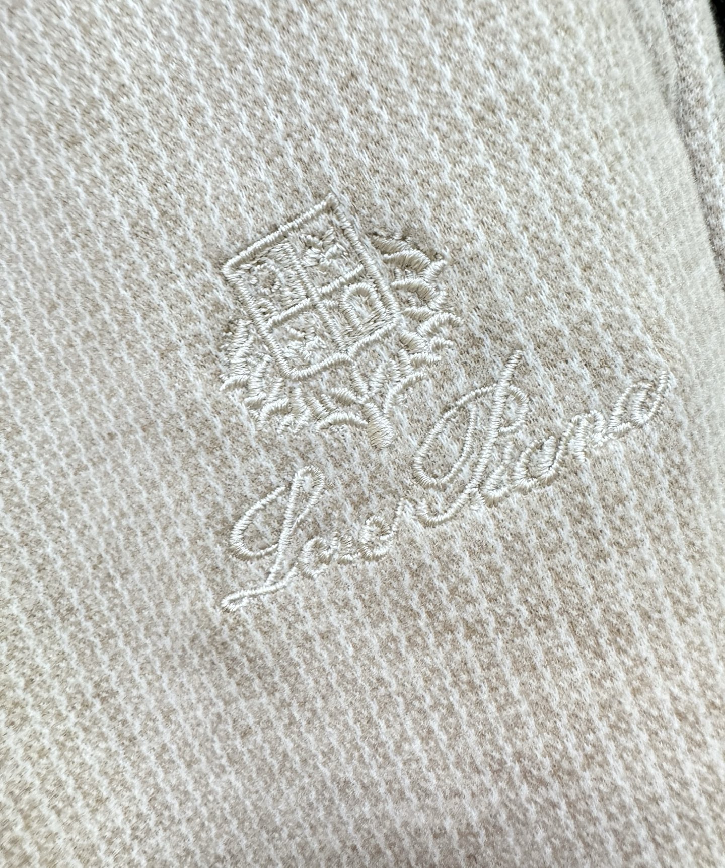 Loro Piana诺悠翩雅 2025秋冬超火爆休闲裤，选用欧洲进口羊毛面料，柔软舒适有质感，原版五金配