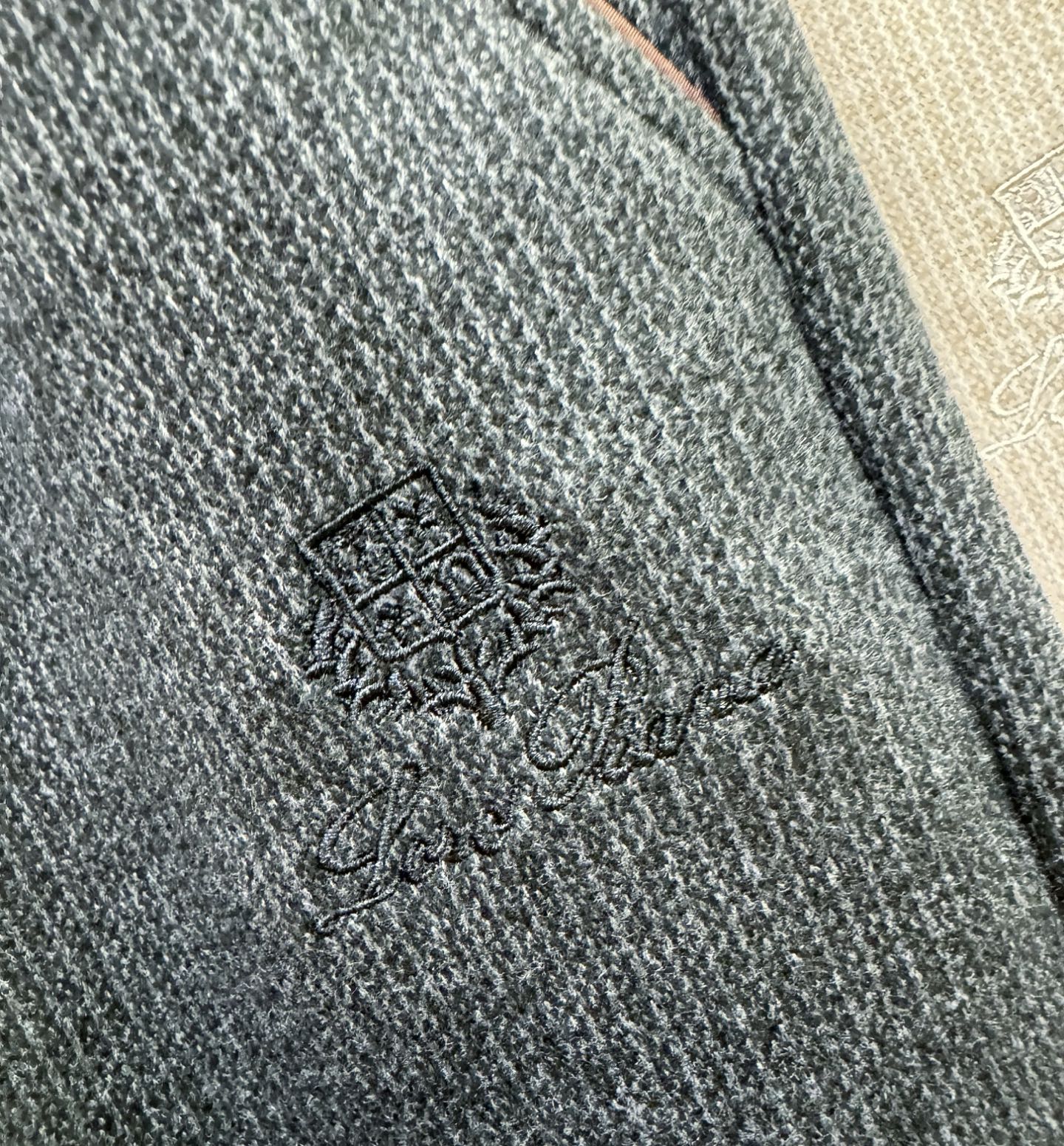 Loro Piana诺悠翩雅 2025秋冬超火爆休闲裤，选用欧洲进口羊毛面料，柔软舒适有质感，原版五金配