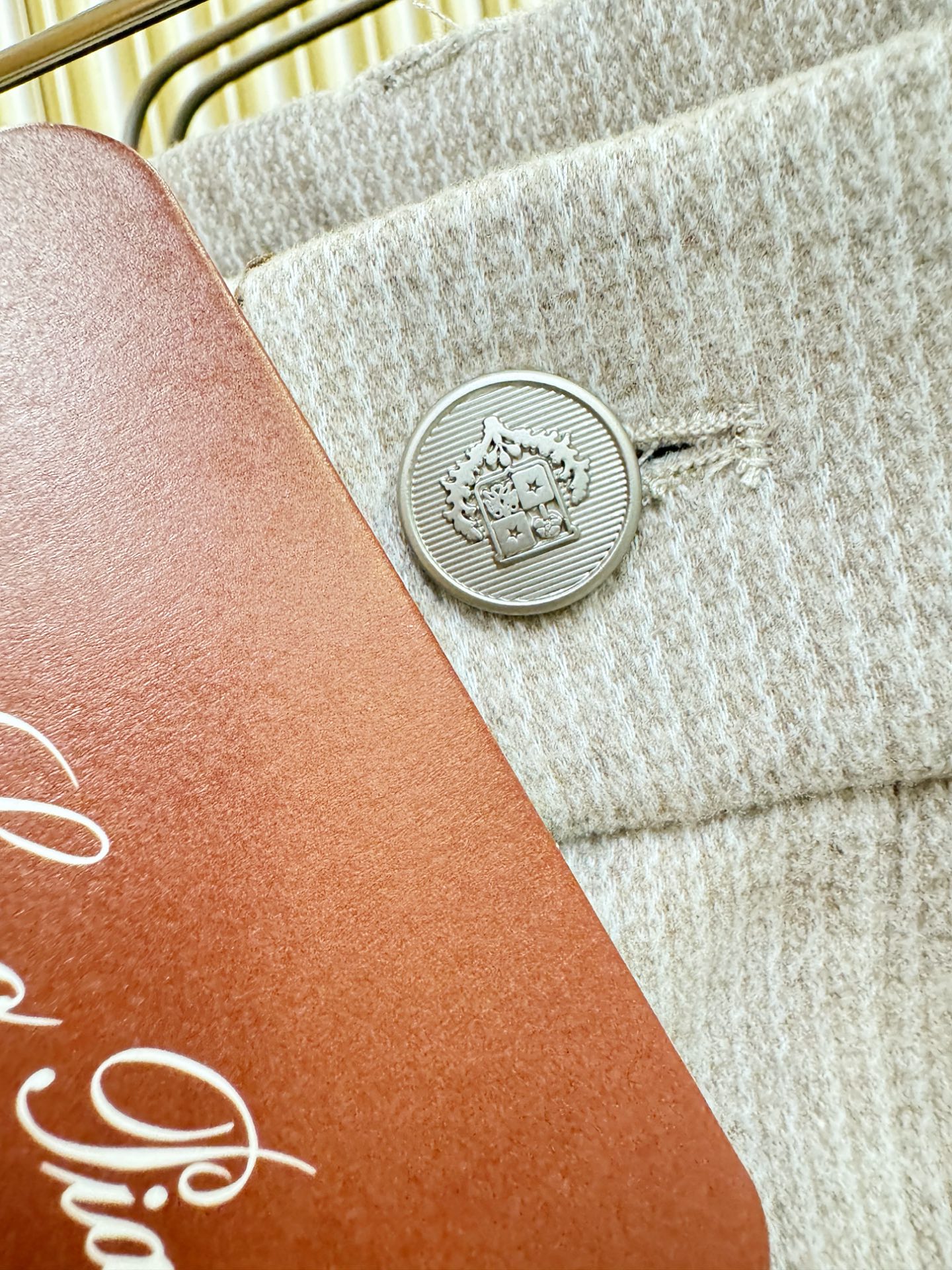 Loro Piana诺悠翩雅 2025秋冬超火爆休闲裤，选用欧洲进口羊毛面料，柔软舒适有质感，原版五金配