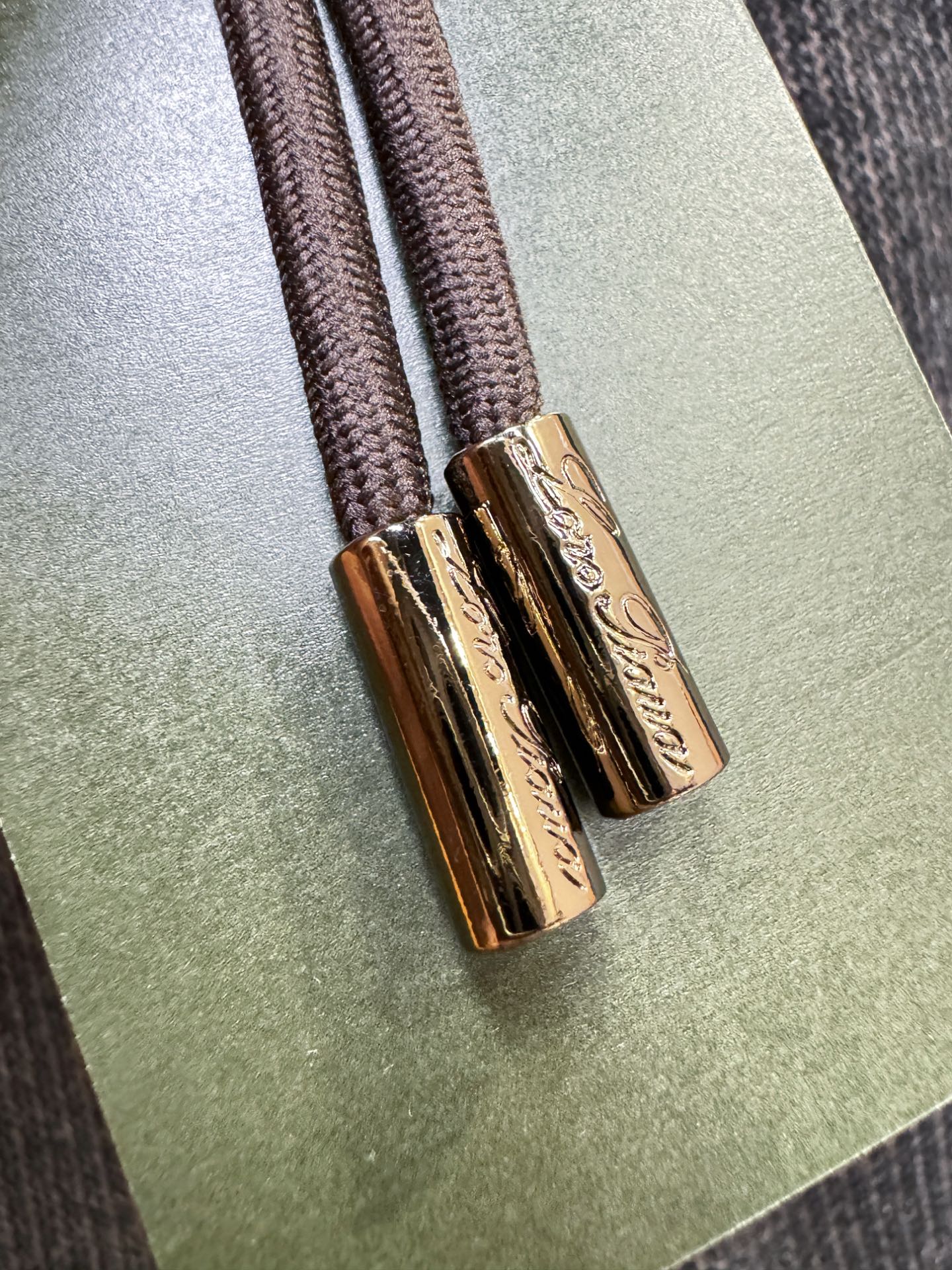 Loro Piana诺悠翩雅 2025秋冬超火爆休闲裤，选用欧洲进口羊毛面料，柔软舒适有质感，原版五金配