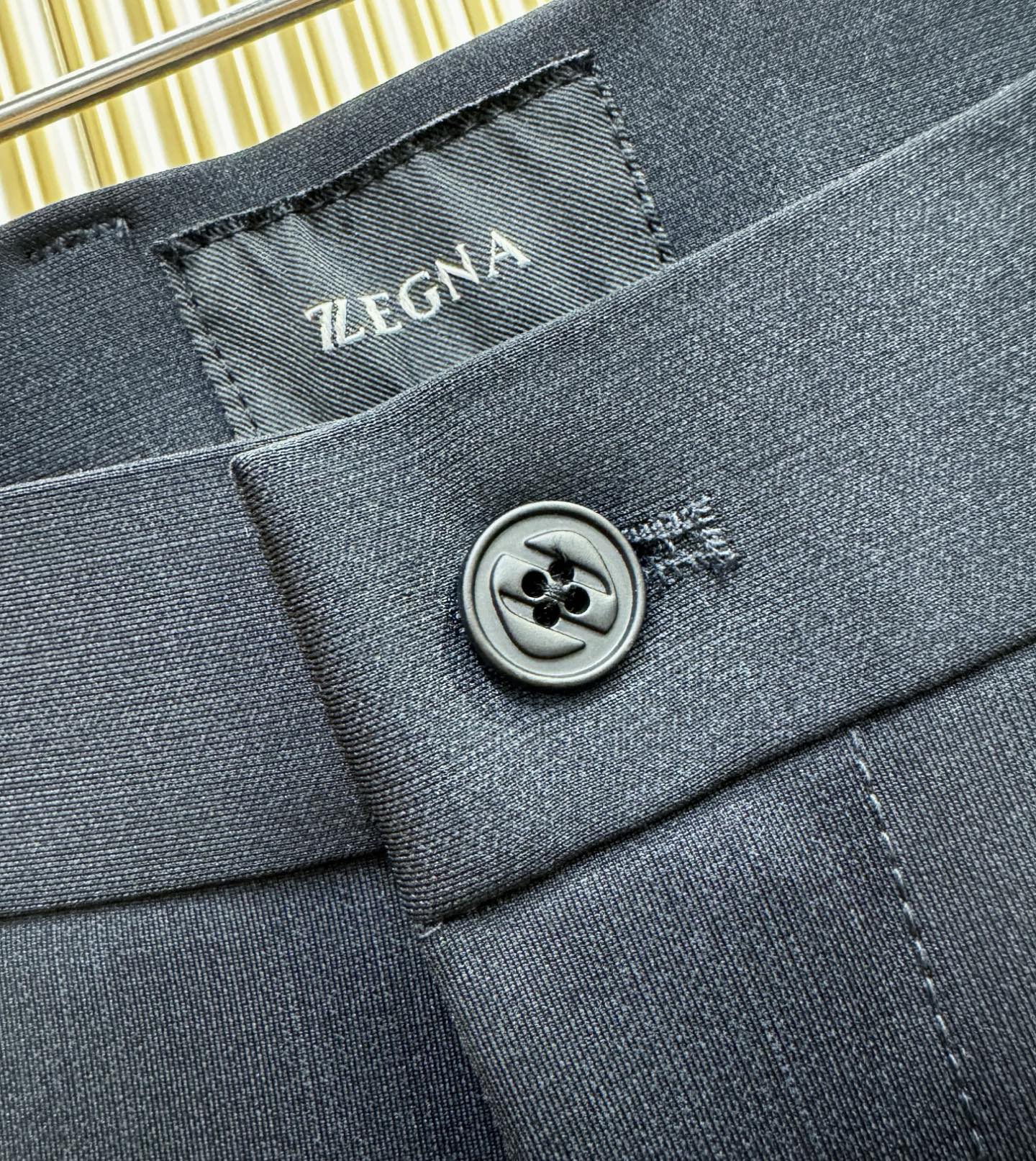 Ermenegildo Zeg*a杰*亚 2025ss秋冬新品，官网同步有售，男士商务休闲西裤，采用客供