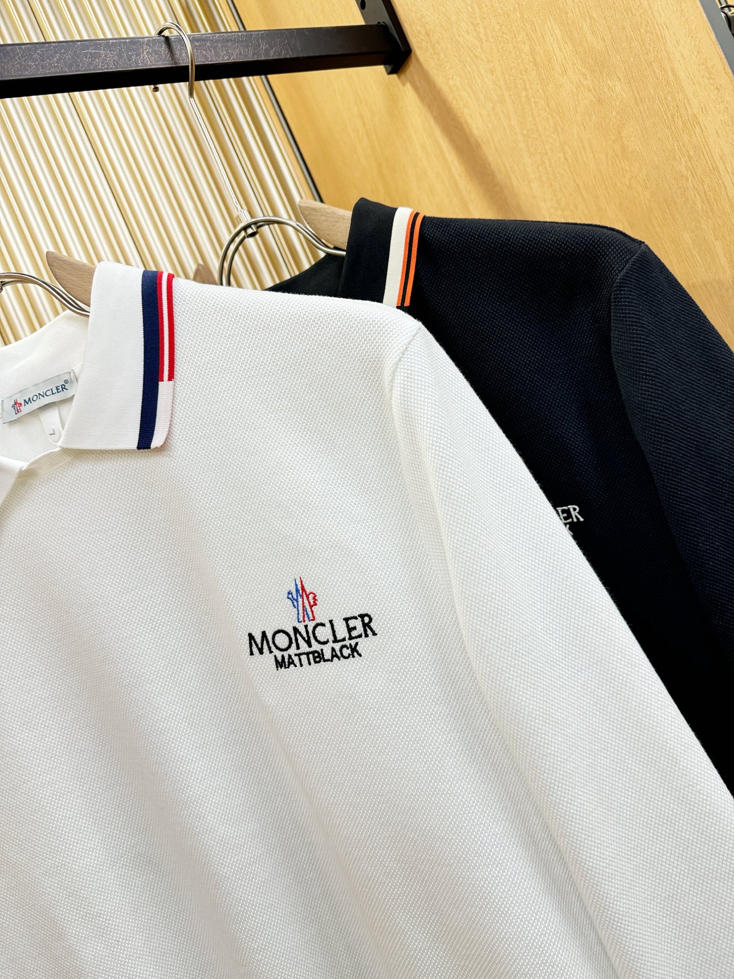 Moncler蒙口 2025秋季新品，官网同步 经典大气百搭Polo领长袖T恤，顶级原版面料，质感细腻 