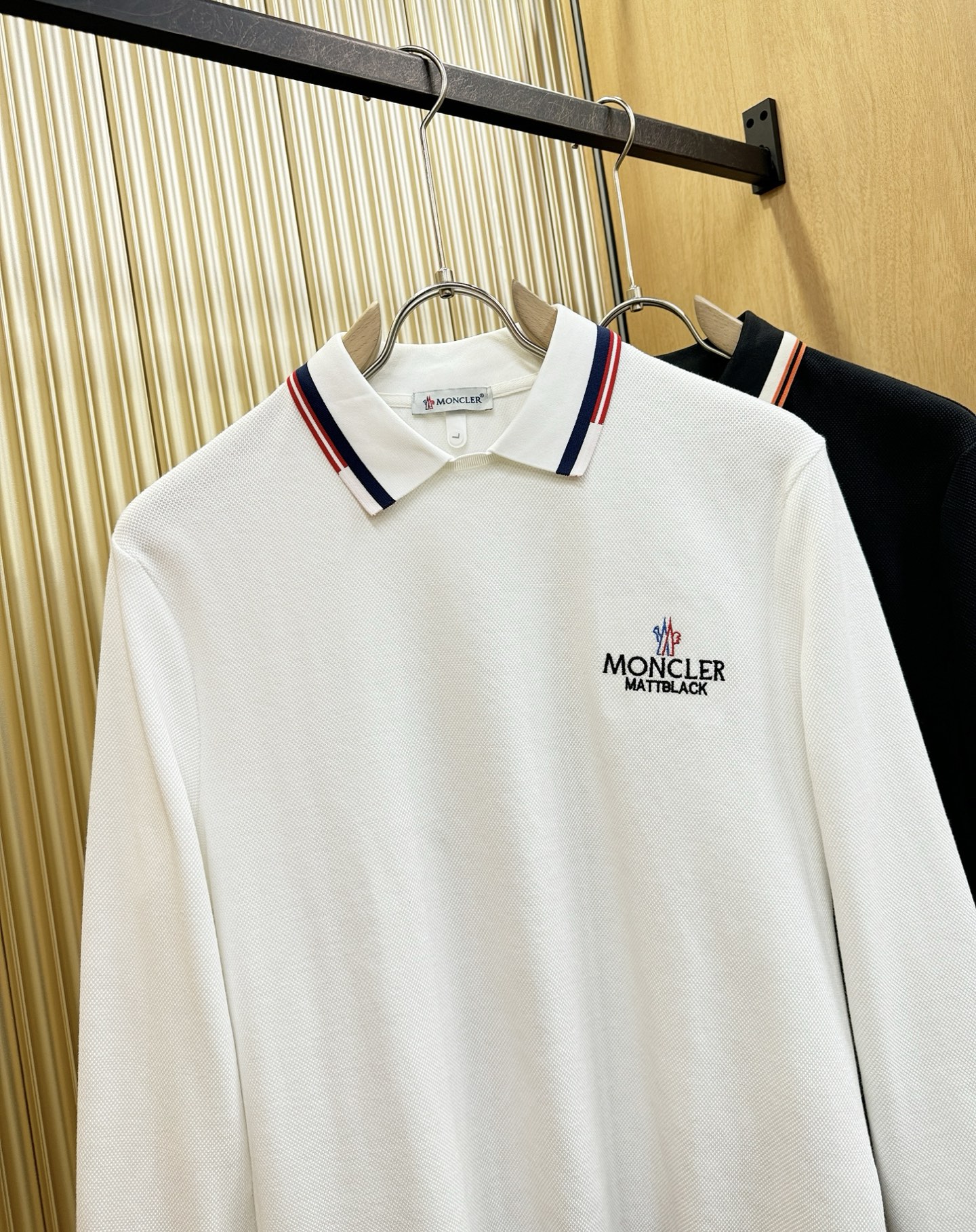 Moncler蒙口 2025秋季新品，官网同步 经典大气百搭Polo领长袖T恤，顶级原版面料，质感细腻 