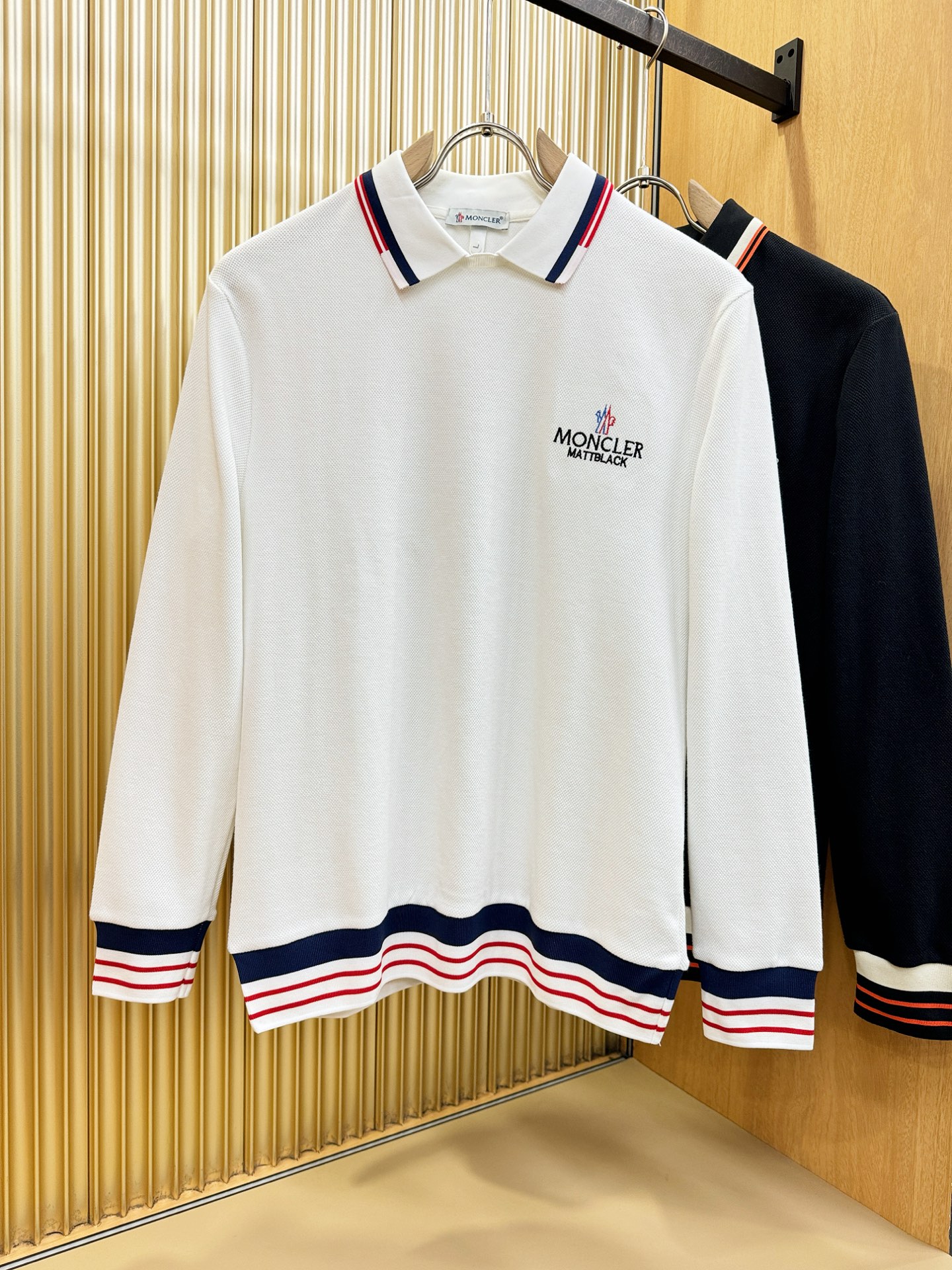 Moncler蒙口 2025秋季新品，官网同步 经典大气百搭Polo领长袖T恤，顶级原版面料，质感细腻 