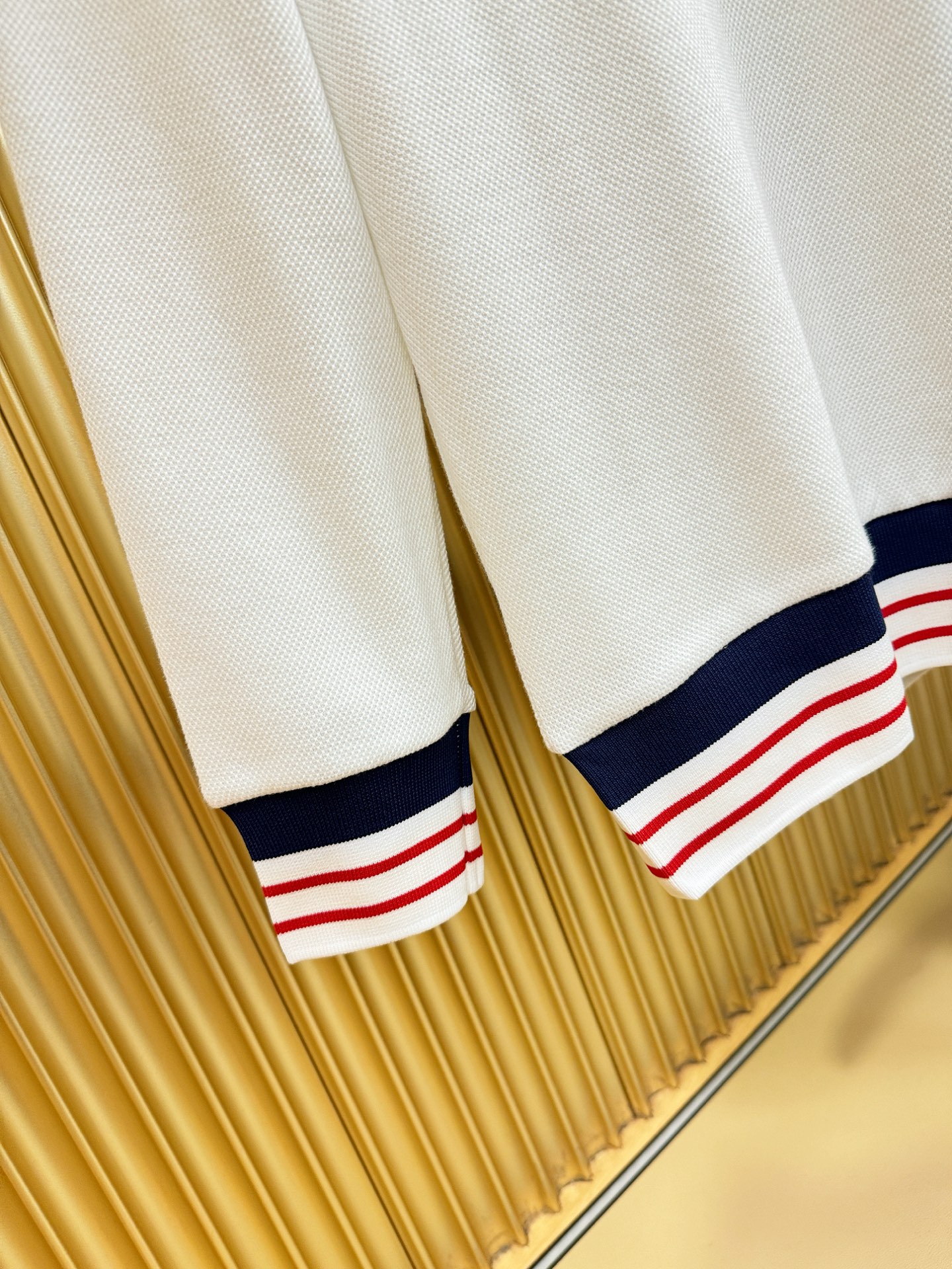 Moncler蒙口 2025秋季新品，官网同步 经典大气百搭Polo领长袖T恤，顶级原版面料，质感细腻 