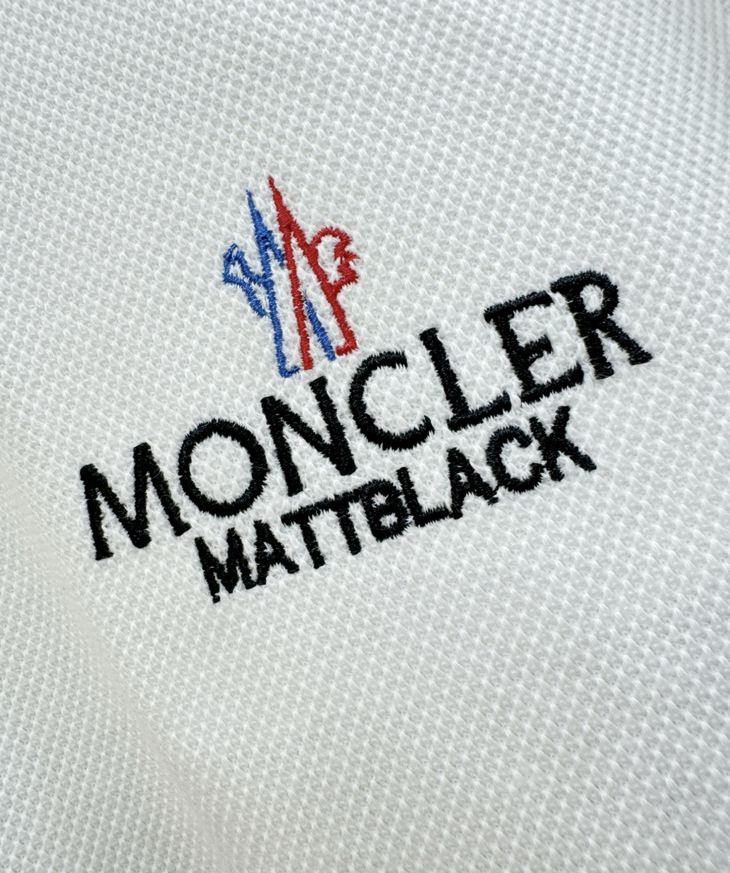 Moncler蒙口 2025秋季新品，官网同步 经典大气百搭Polo领长袖T恤，顶级原版面料，质感细腻 