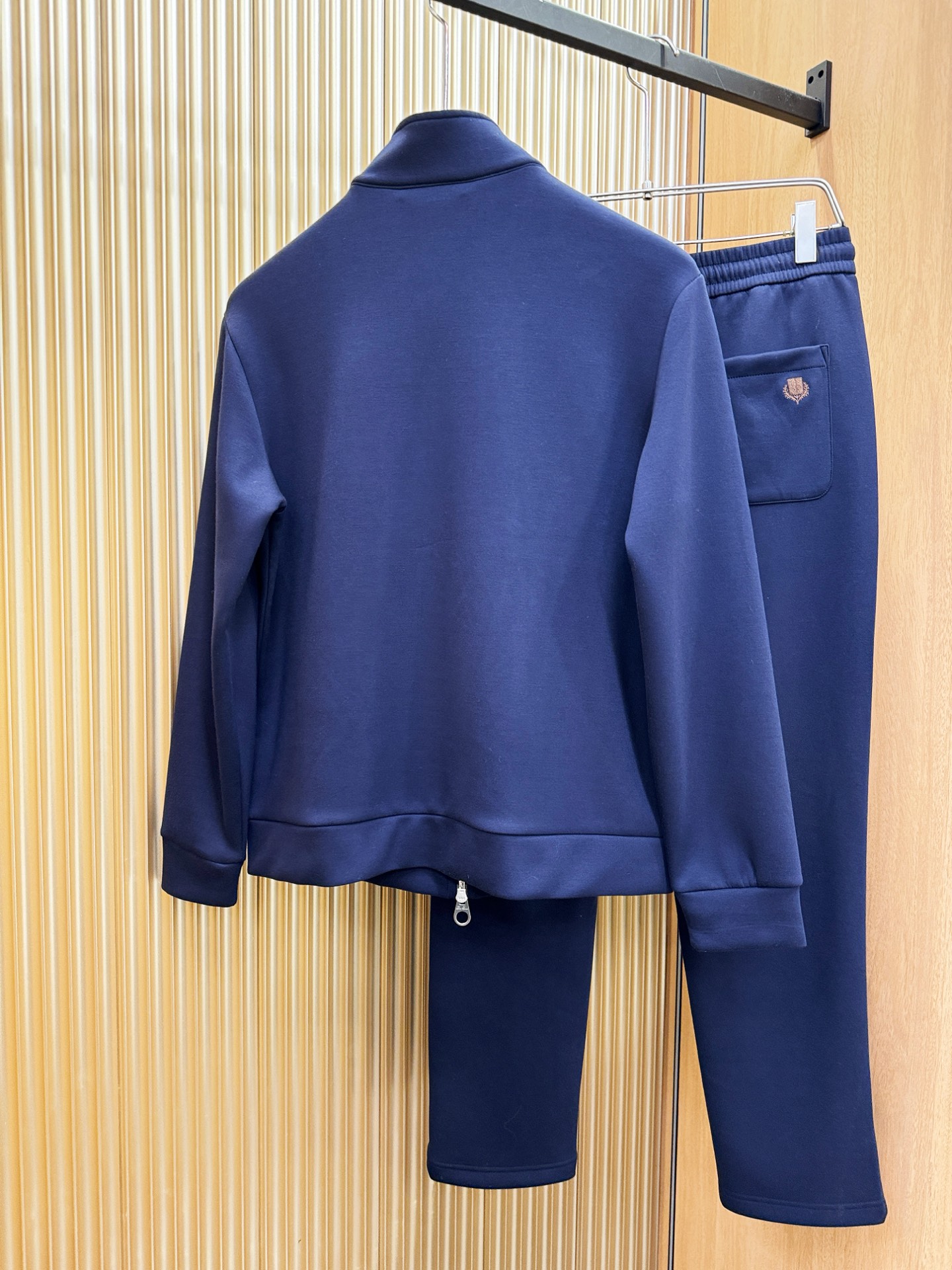 套装Loro Piana诺悠翩雅 2025秋冬新款抓绒套装，内里抓绒保暖，细节精致高级，高级感满满。定制