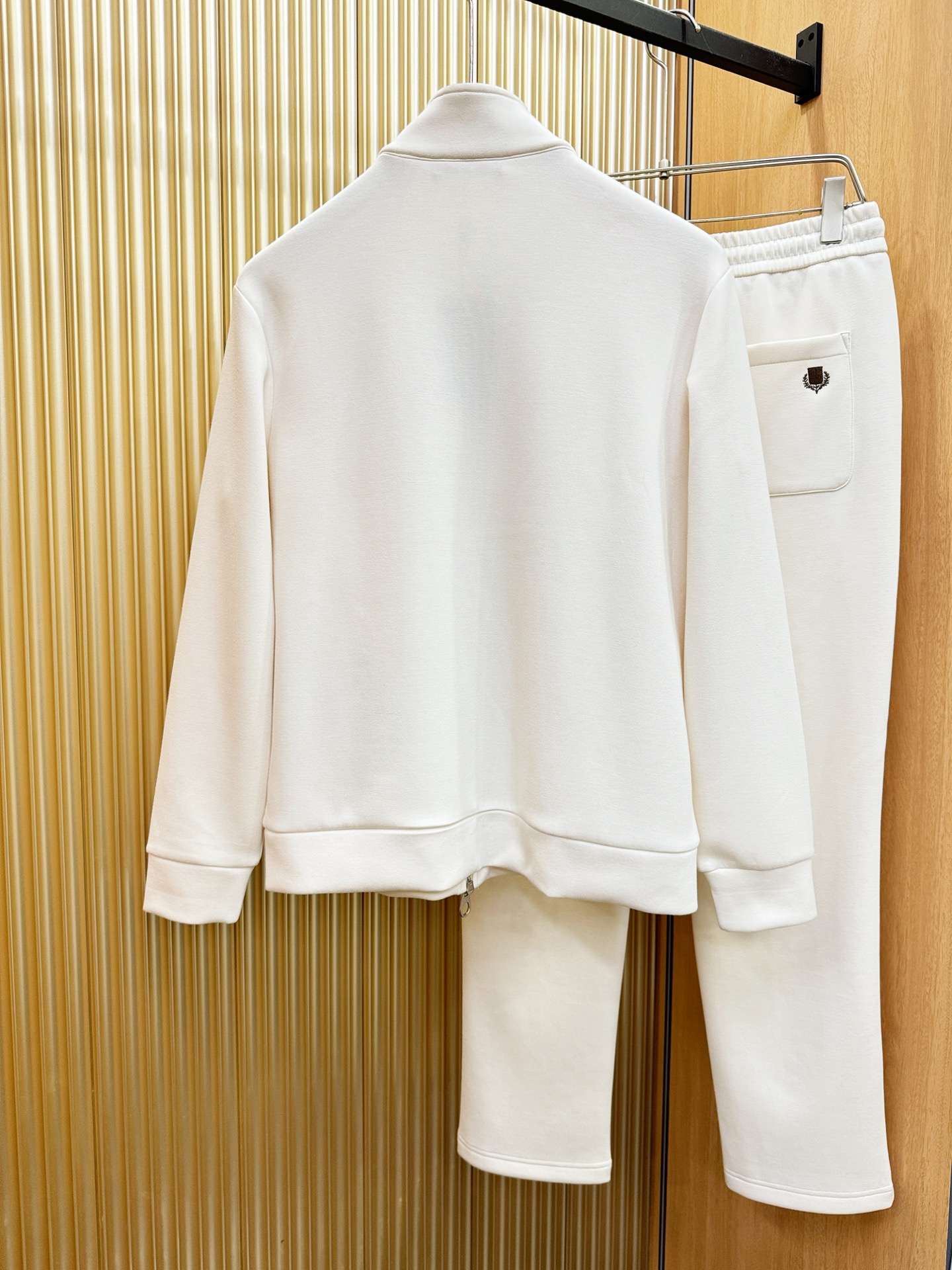 套装Loro Piana诺悠翩雅 2025秋冬新款抓绒套装，内里抓绒保暖，细节精致高级，高级感满满。定制