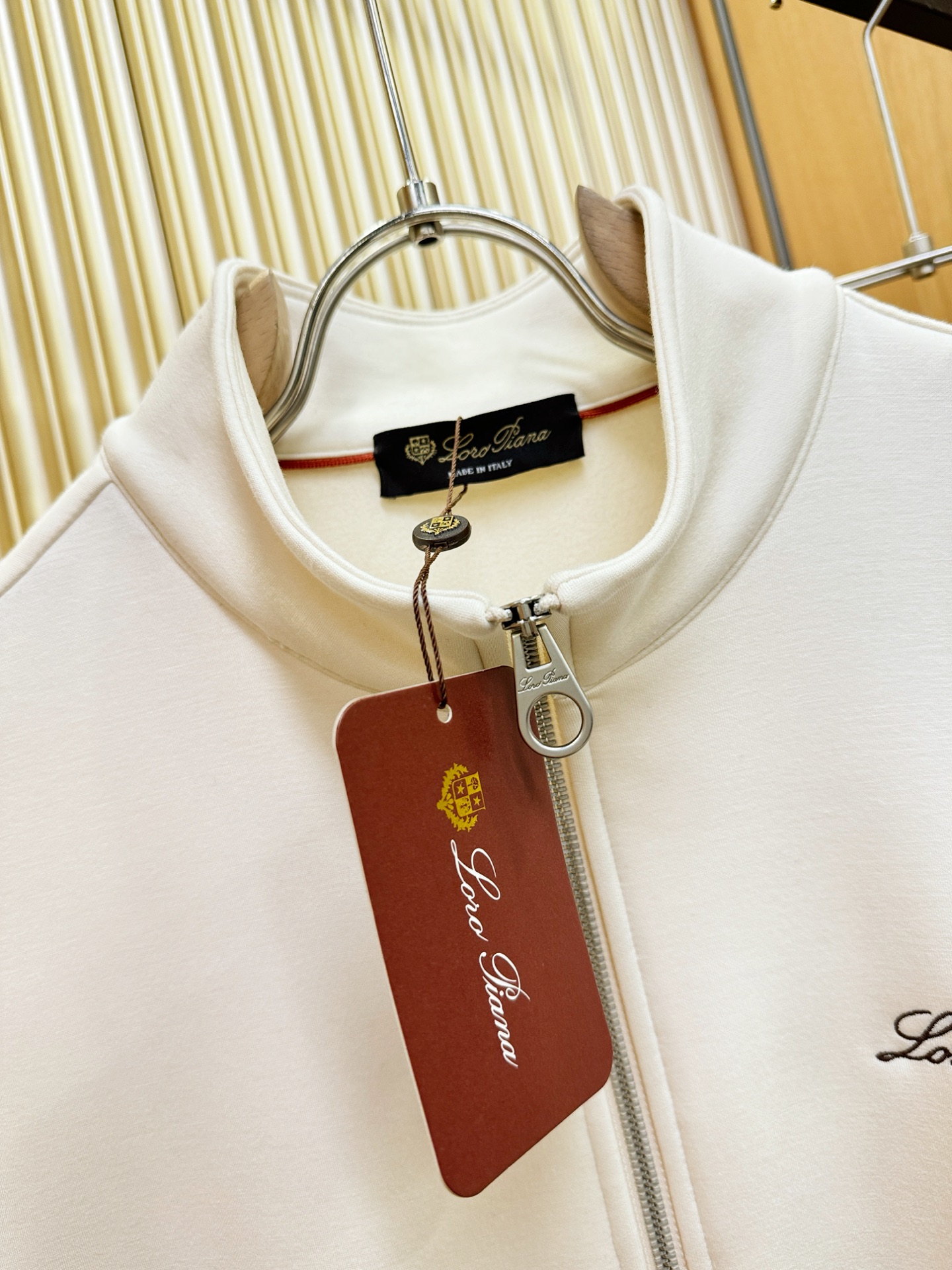 套装Loro Piana诺悠翩雅 2025秋冬新款抓绒套装，内里抓绒保暖，细节精致高级，高级感满满。定制