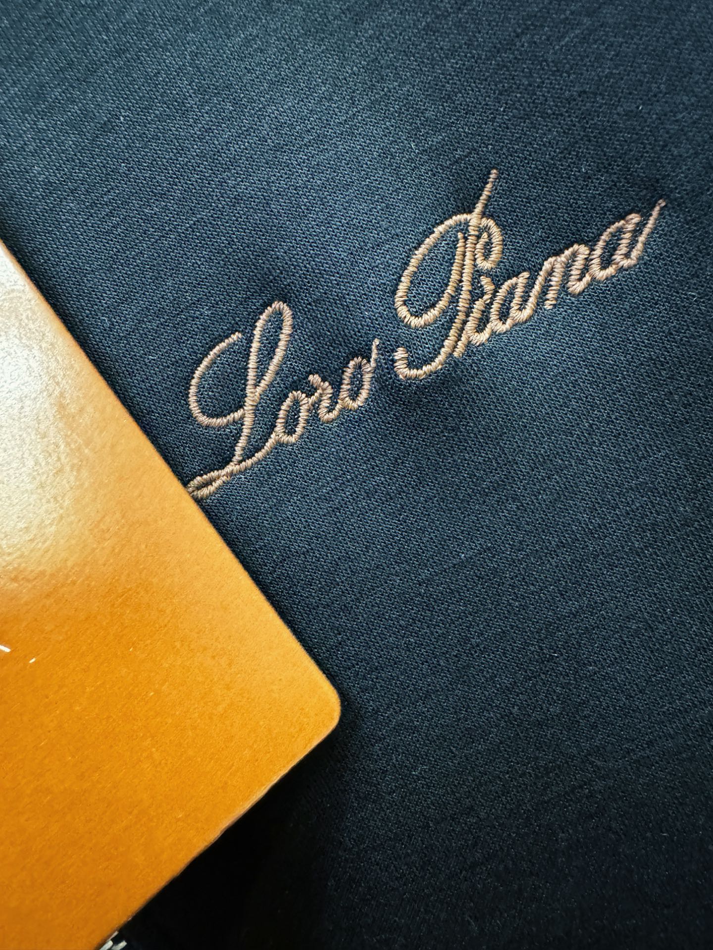 套装Loro Piana诺悠翩雅 2025秋冬新款抓绒套装，内里抓绒保暖，细节精致高级，高级感满满。定制