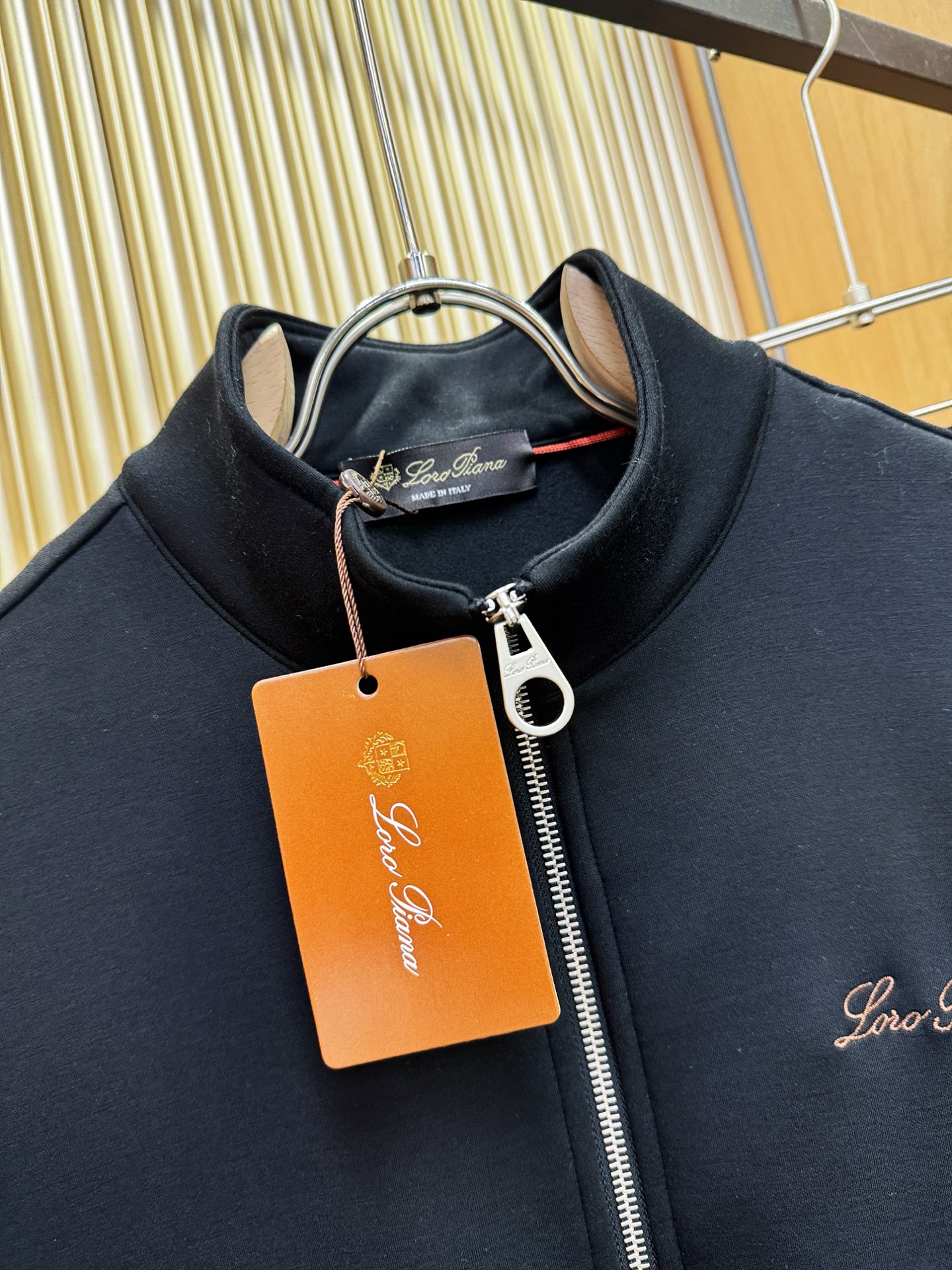 套装Loro Piana诺悠翩雅 2025秋冬新款抓绒套装，内里抓绒保暖，细节精致高级，高级感满满。定制