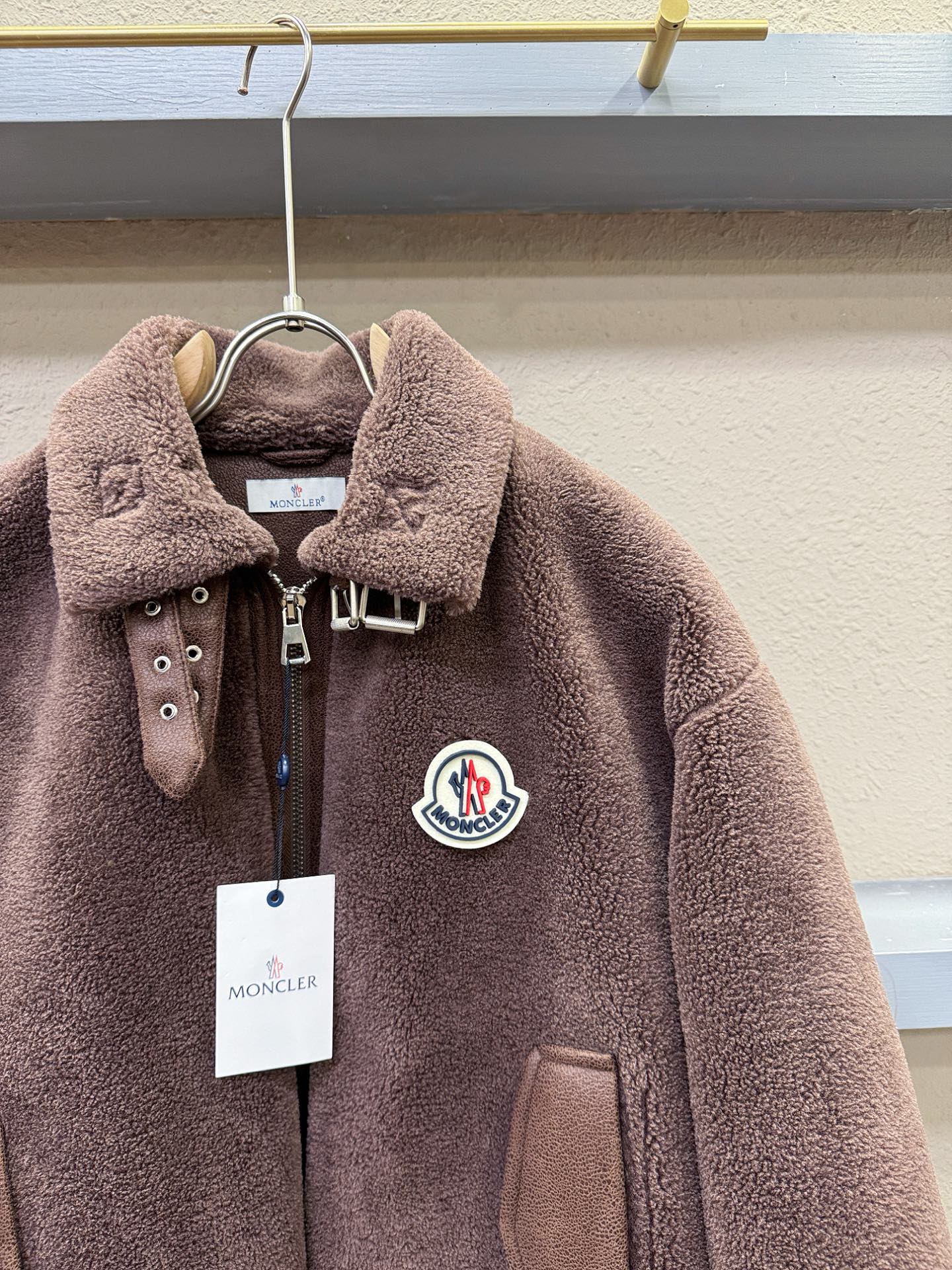 Moncler蒙口 新品皮毛一体，原生态人造皮面料；100%进口皮毛一体！采用进口人造皮！皮料品质相当高