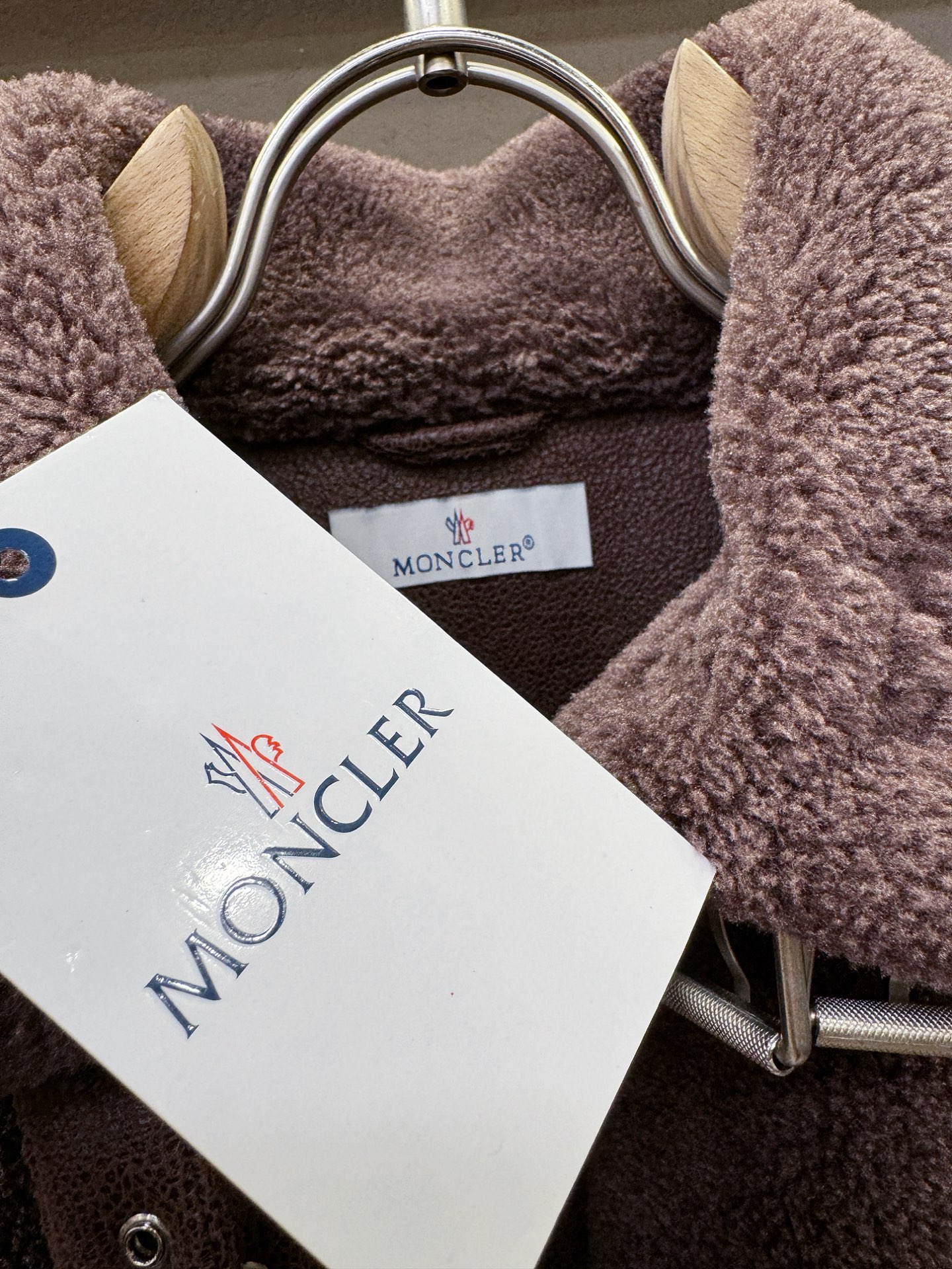 Moncler蒙口 新品皮毛一体，原生态人造皮面料；100%进口皮毛一体！采用进口人造皮！皮料品质相当高