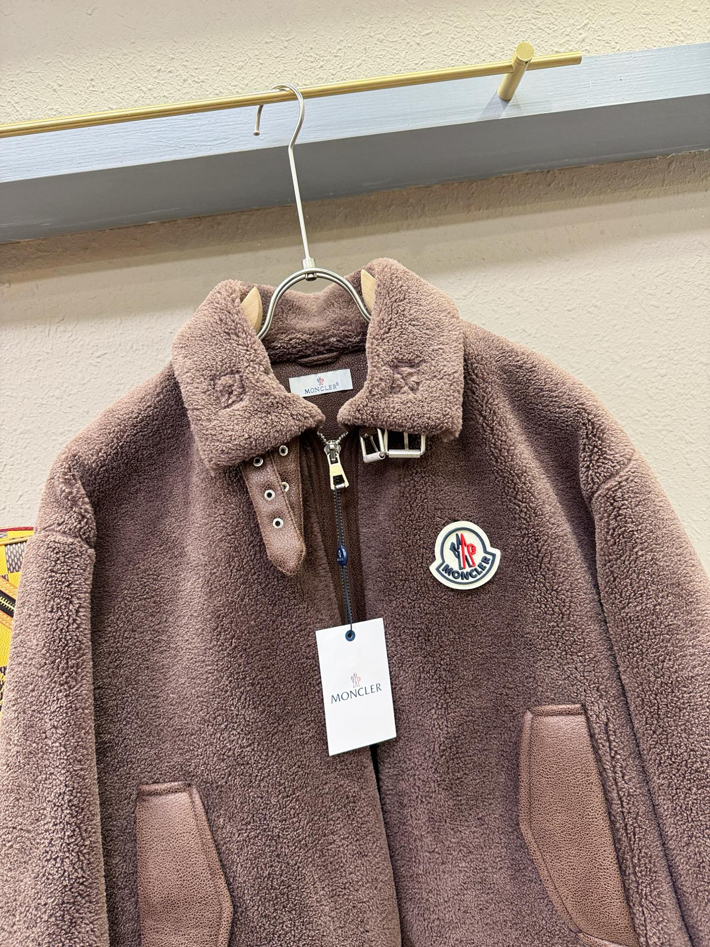 Moncler蒙口 新品皮毛一体，原生态人造皮面料；100%进口皮毛一体！采用进口人造皮！皮料品质相当高