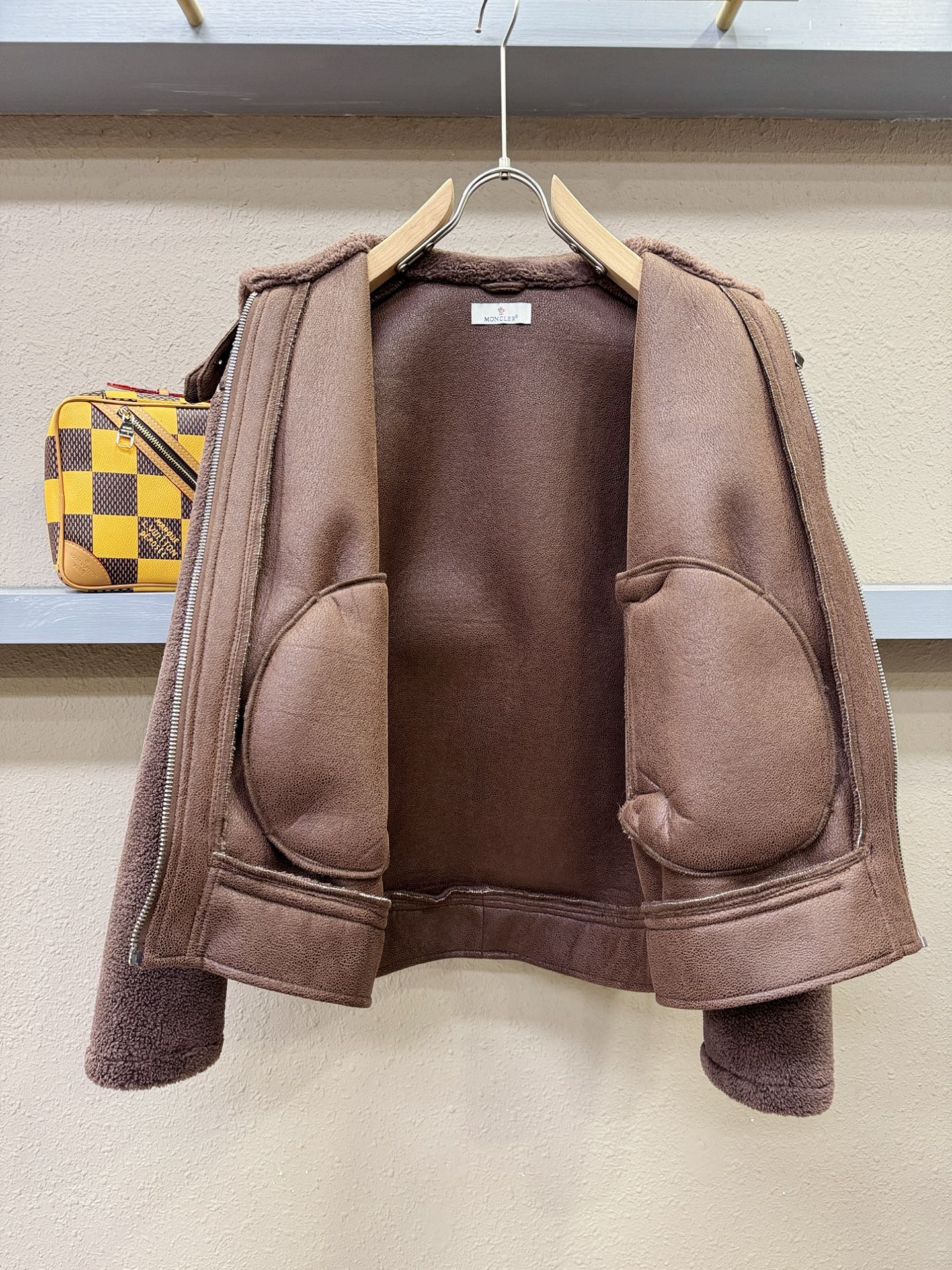 Moncler蒙口 新品皮毛一体，原生态人造皮面料；100%进口皮毛一体！采用进口人造皮！皮料品质相当高