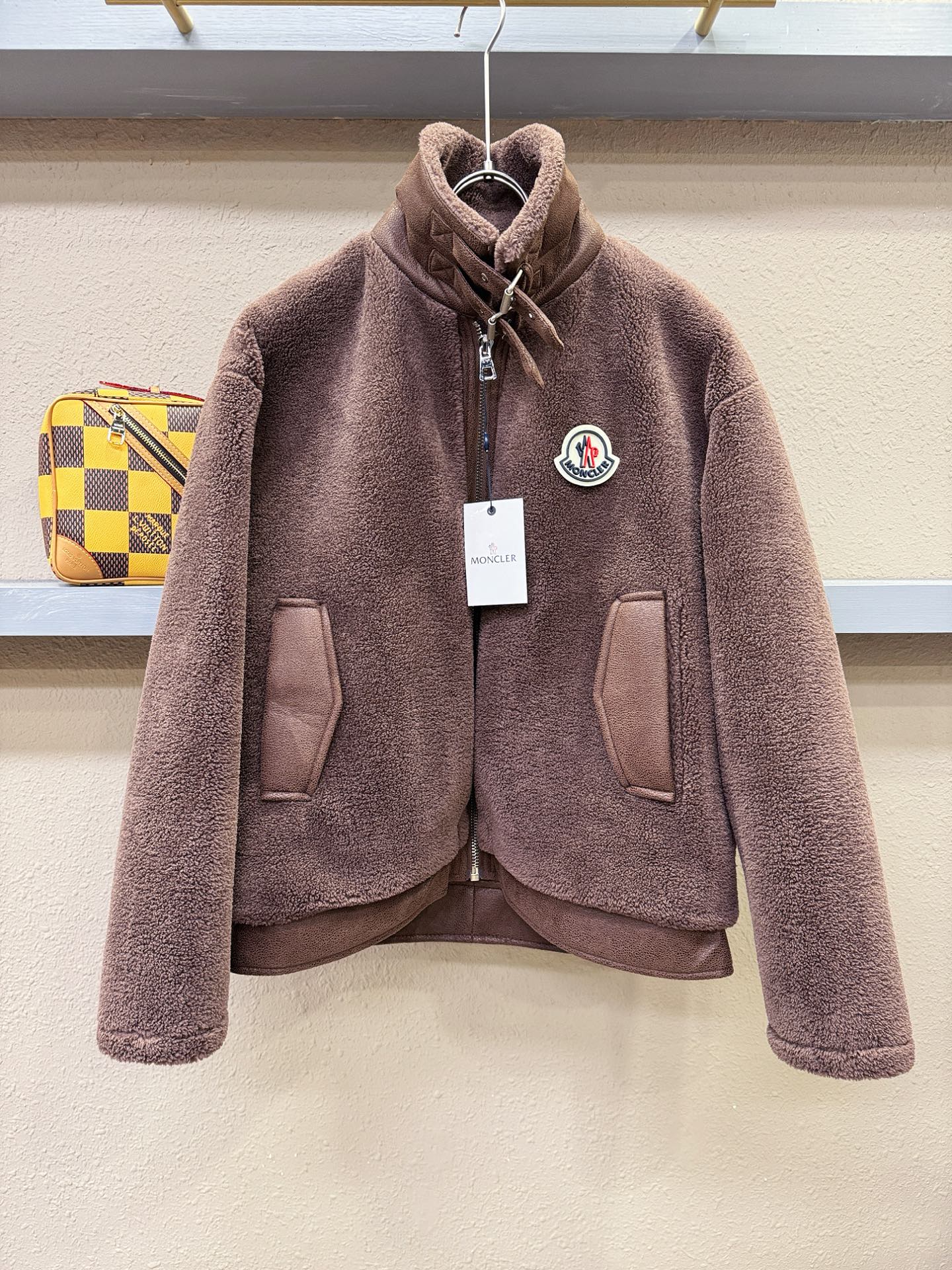 Moncler蒙口 新品皮毛一体，原生态人造皮面料；100%进口皮毛一体！采用进口人造皮！皮料品质相当高