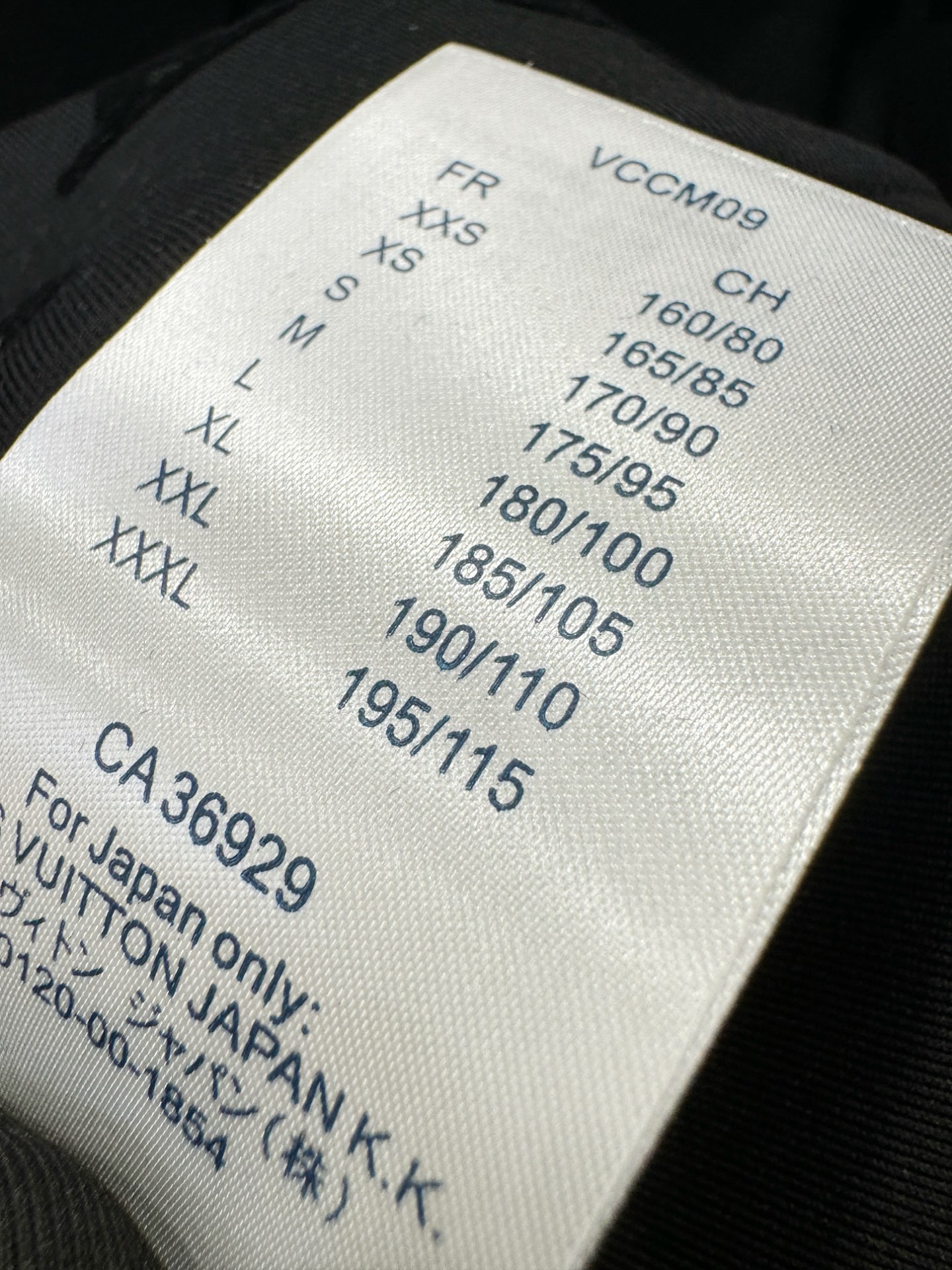 LV路易威登2025ss秋冬新品 长袖T恤，经典Logo设计，百搭款 官网同步发售 定制面料，柔软细腻 