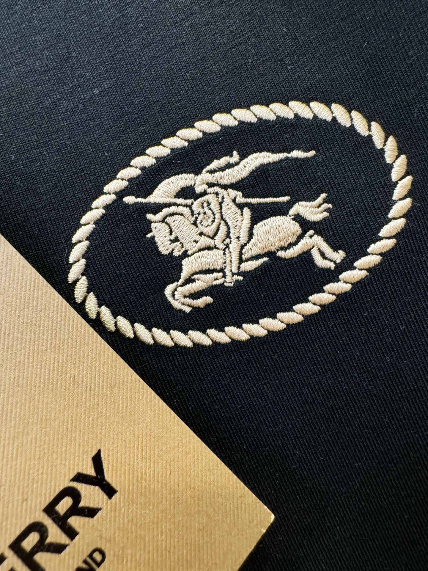 BURBERRY巴宝莉 2025ss秋冬新品 长袖T恤，经典Logo设计，百搭款 官网同步发售 定制面料