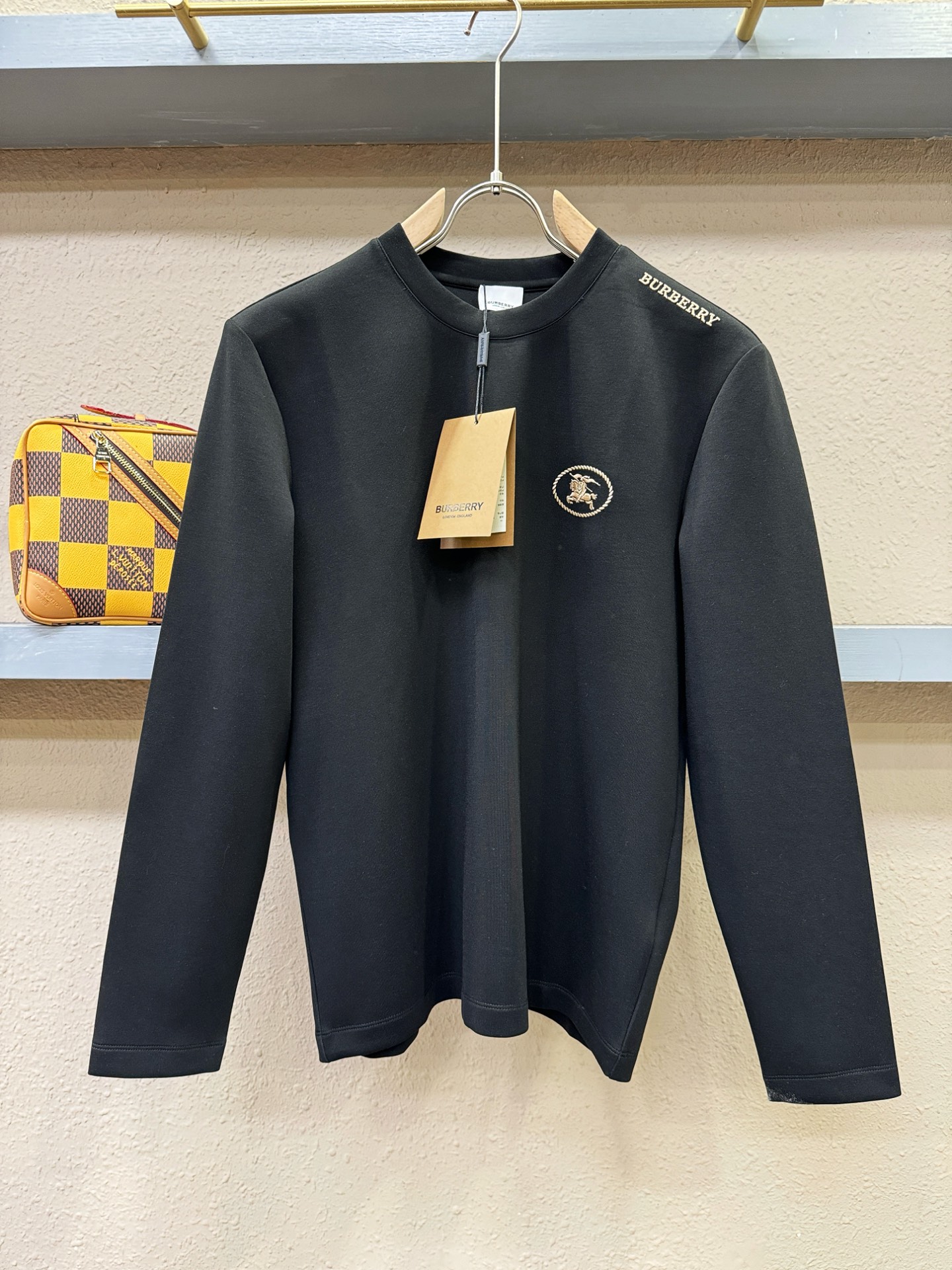 BURBERRY巴宝莉 2025ss秋冬新品 长袖T恤，经典Logo设计，百搭款 官网同步发售 定制面料