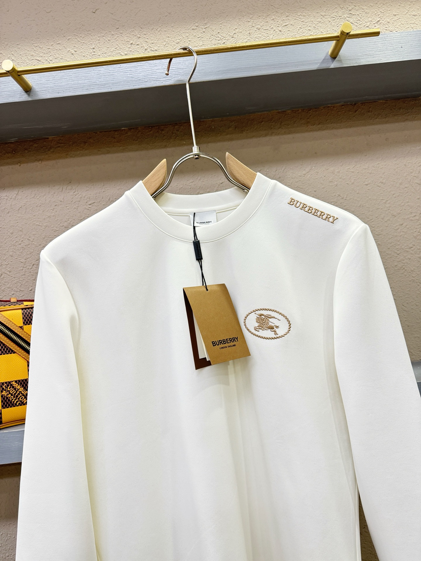 BURBERRY巴宝莉 2025ss秋冬新品 长袖T恤，经典Logo设计，百搭款 官网同步发售 定制面料