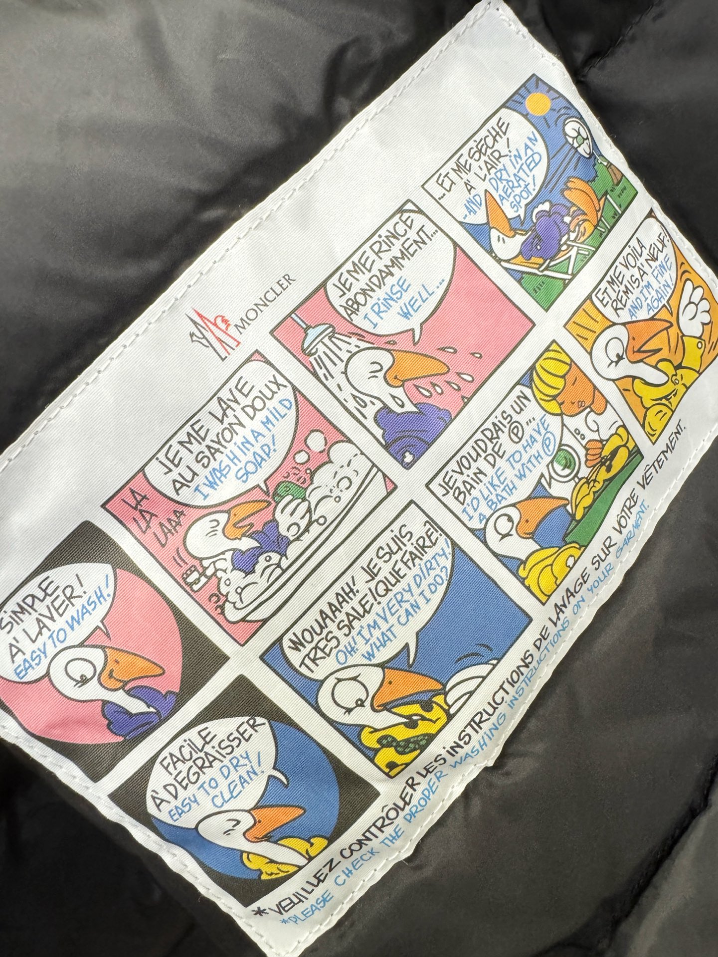 Moncler蒙口 2025新款羽绒服，秀场新品，品相非常完美，专柜高科技防水面料，内里90%白鹅绒填充