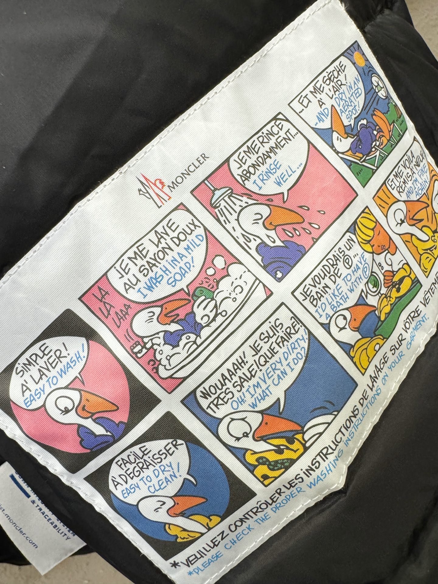 Moncler蒙口 2025新款羽绒服，秀场新品，品相非常完美，专柜高科技防水面料，内里90%白鹅绒填充