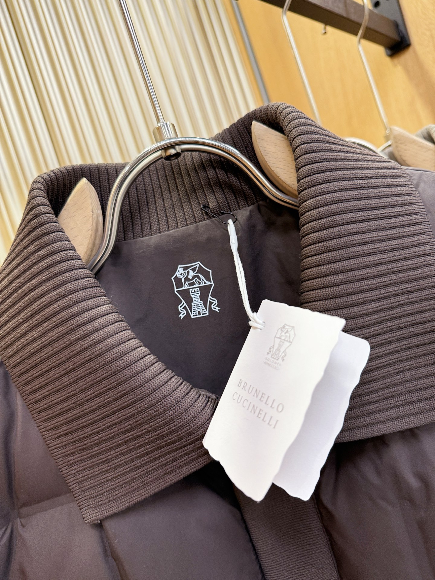 BC布鲁提2025新款羽绒服，秀场新品，品相非常完美，专柜高科技防水面料，内里白鸭绒填充，舒适保暖，色泽