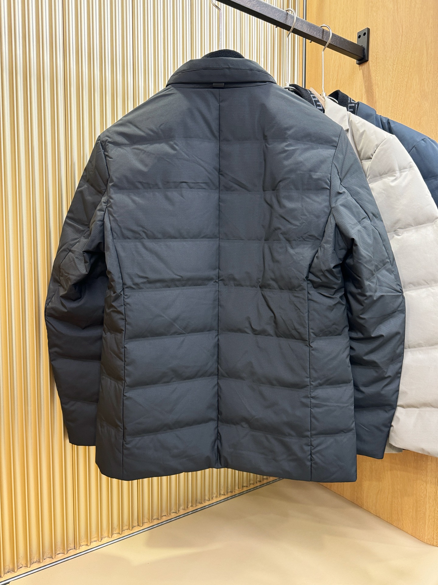 Ermenegildo Zeg*a杰*亚 2025新款羽绒服，衣领可拆，秀场新品，品相非常完美，专柜高科