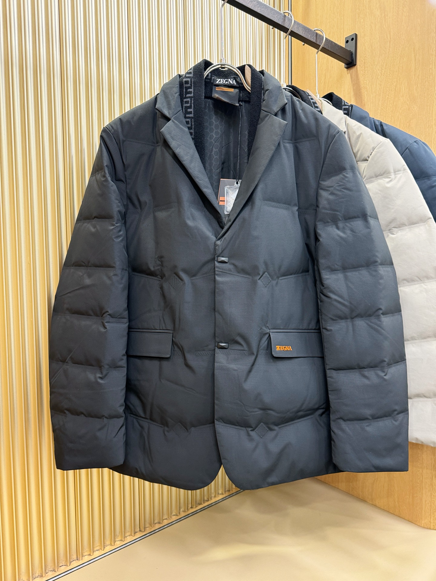 Ermenegildo Zeg*a杰*亚 2025新款羽绒服，衣领可拆，秀场新品，品相非常完美，专柜高科