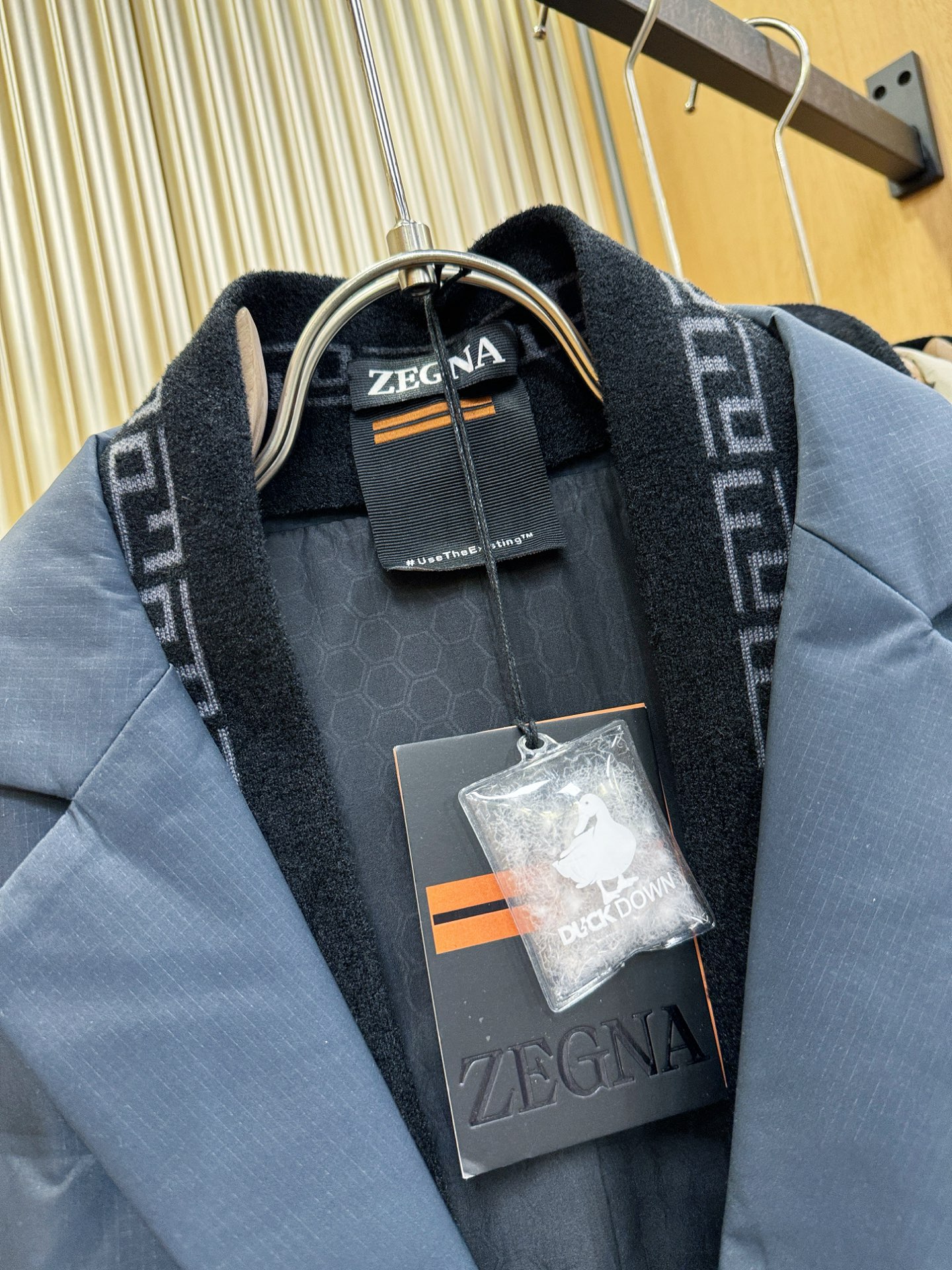 Ermenegildo Zeg*a杰*亚 2025新款羽绒服，衣领可拆，秀场新品，品相非常完美，专柜高科