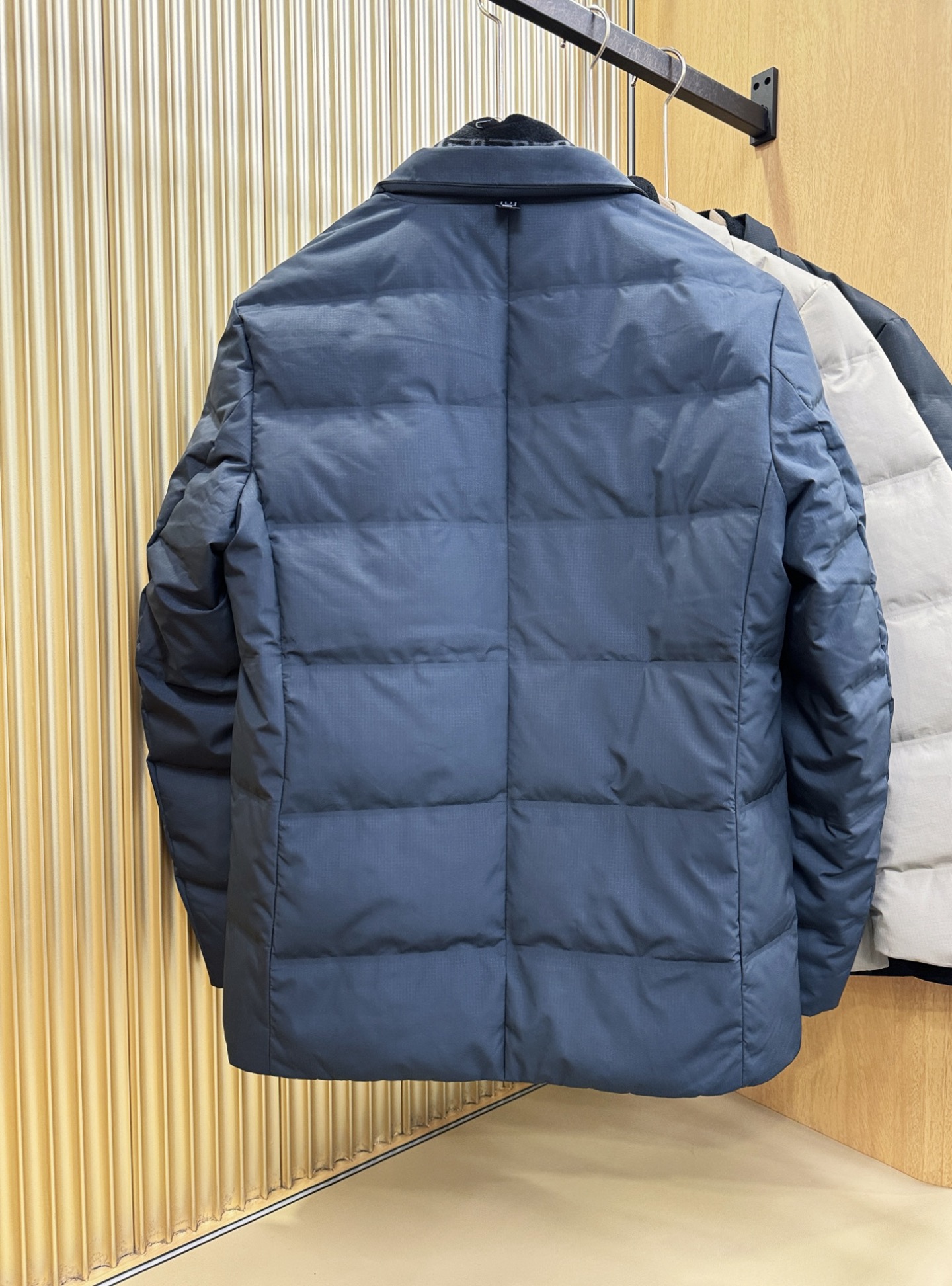 Ermenegildo Zeg*a杰*亚 2025新款羽绒服，衣领可拆，秀场新品，品相非常完美，专柜高科