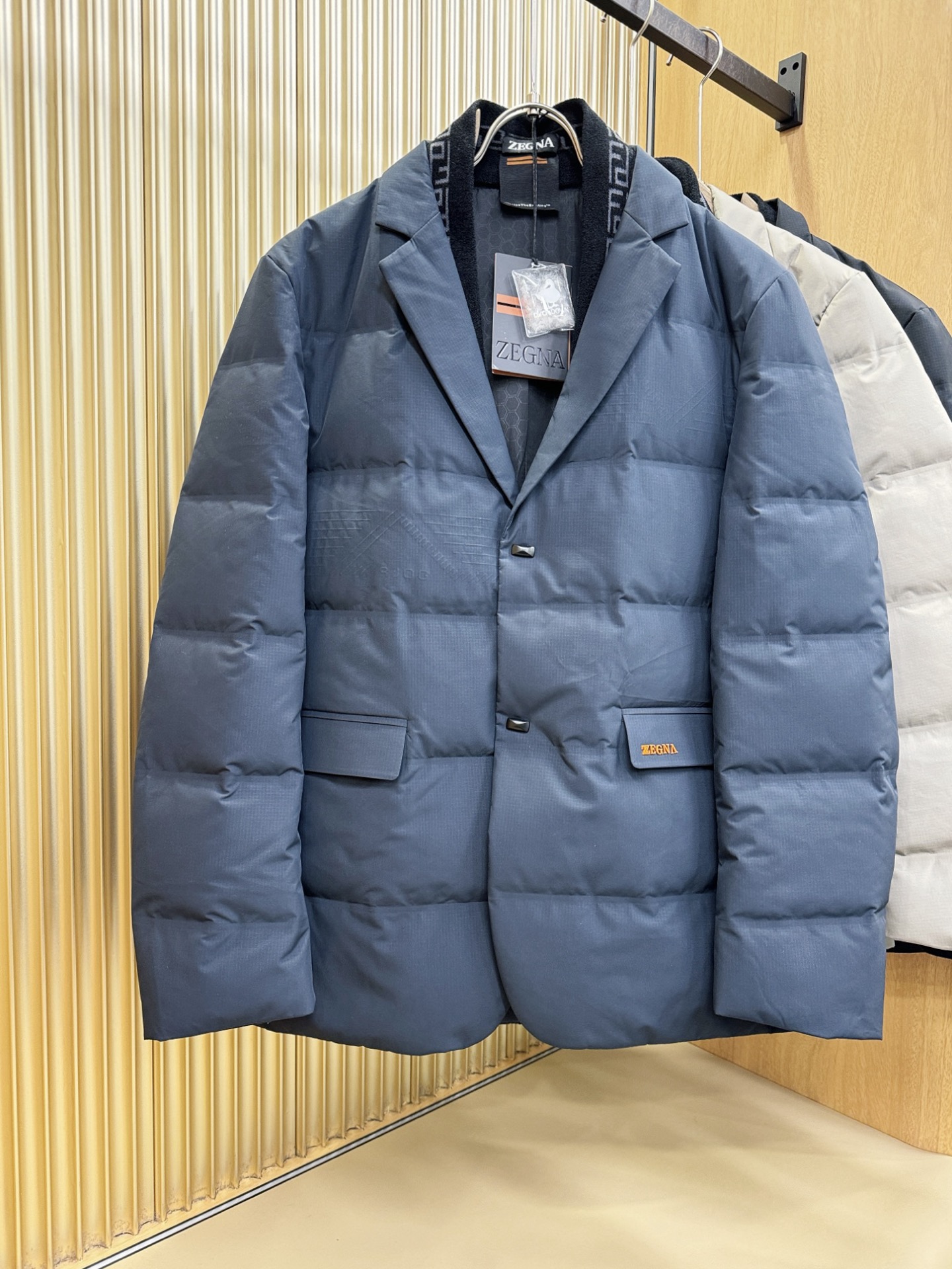 Ermenegildo Zeg*a杰*亚 2025新款羽绒服，衣领可拆，秀场新品，品相非常完美，专柜高科