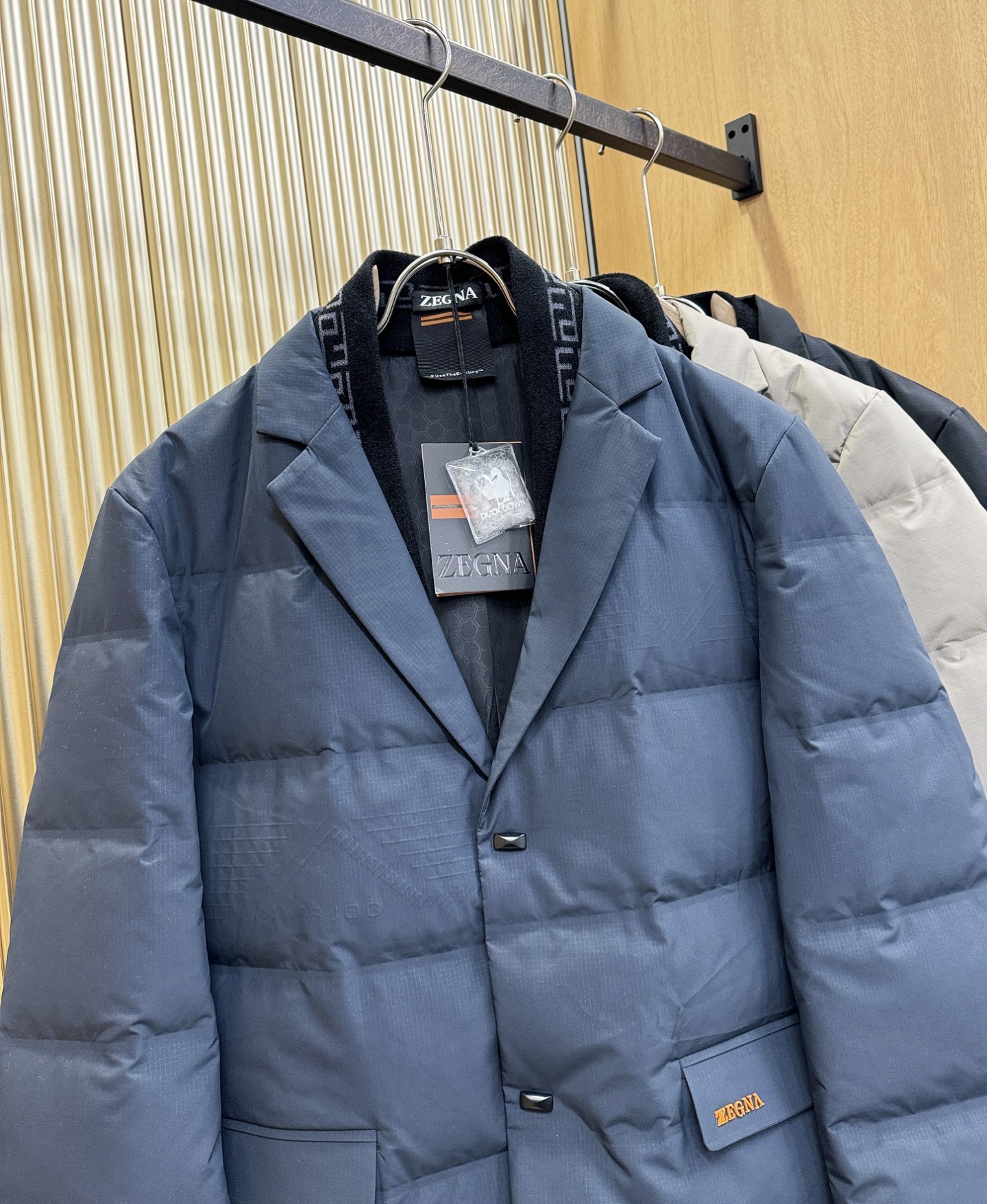 Ermenegildo Zeg*a杰*亚 2025新款羽绒服，衣领可拆，秀场新品，品相非常完美，专柜高科