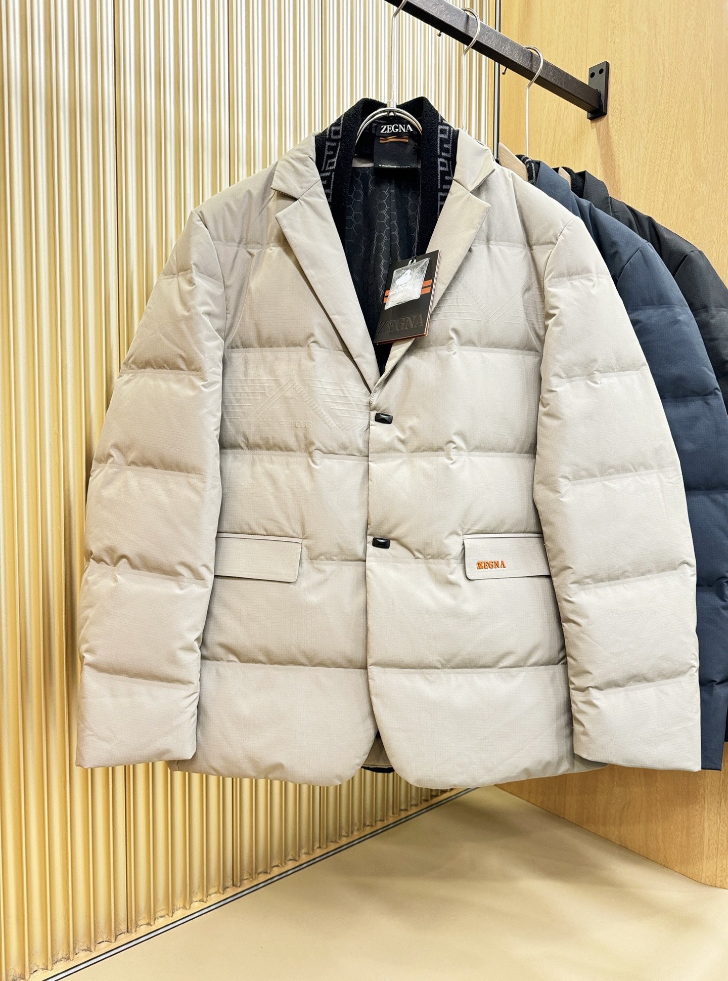 Ermenegildo Zeg*a杰*亚 2025新款羽绒服，衣领可拆，秀场新品，品相非常完美，专柜高科