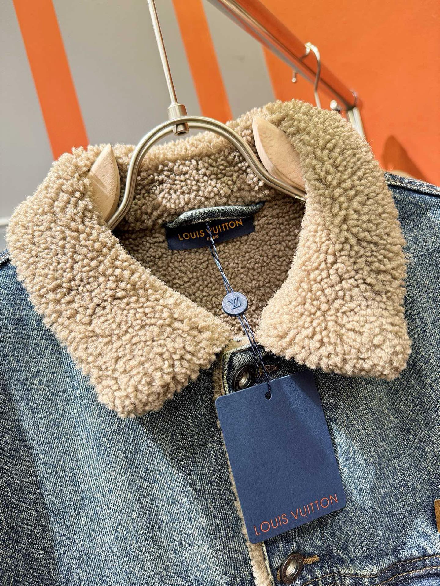 LV路易威登 2025新品男女同款加绒加厚牛仔外套，时装圈人气极为火热的单品，是时尚大咖们最炙手可热扭造