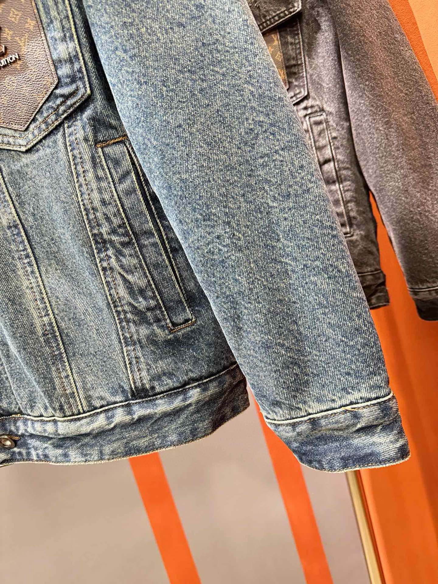 LV路易威登 2025新品男女同款加绒加厚牛仔外套，时装圈人气极为火热的单品，是时尚大咖们最炙手可热扭造