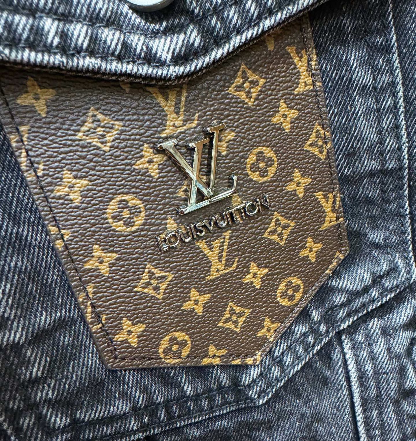 LV路易威登 2025新品男女同款加绒加厚牛仔外套，时装圈人气极为火热的单品，是时尚大咖们最炙手可热扭造