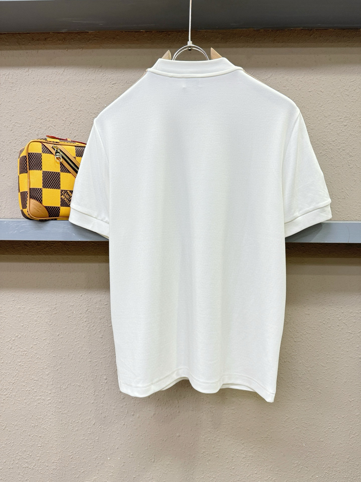 BURBERRY巴宝莉 顶级品质 2025秋冬新品短袖！原版定制面料，手感柔软。顶级进口私货，时尚设计潮