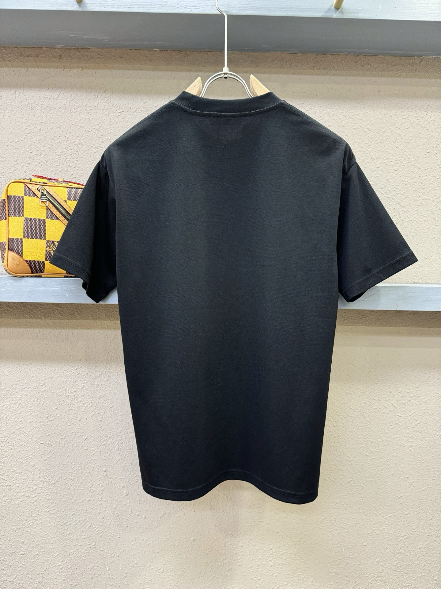 BURBERRY巴宝莉 2025春夏新款短袖T恤！走秀图案时尚休闲短袖T恤衫！设计logo设计！极具设计