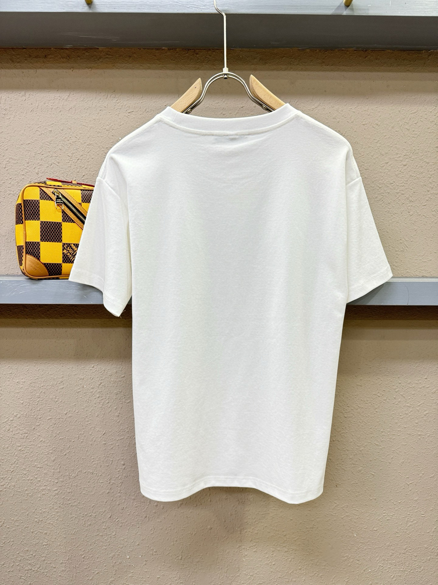 BURBERRY巴宝莉 2025春夏新款短袖T恤！走秀图案时尚休闲短袖T恤衫！设计logo设计！极具设计