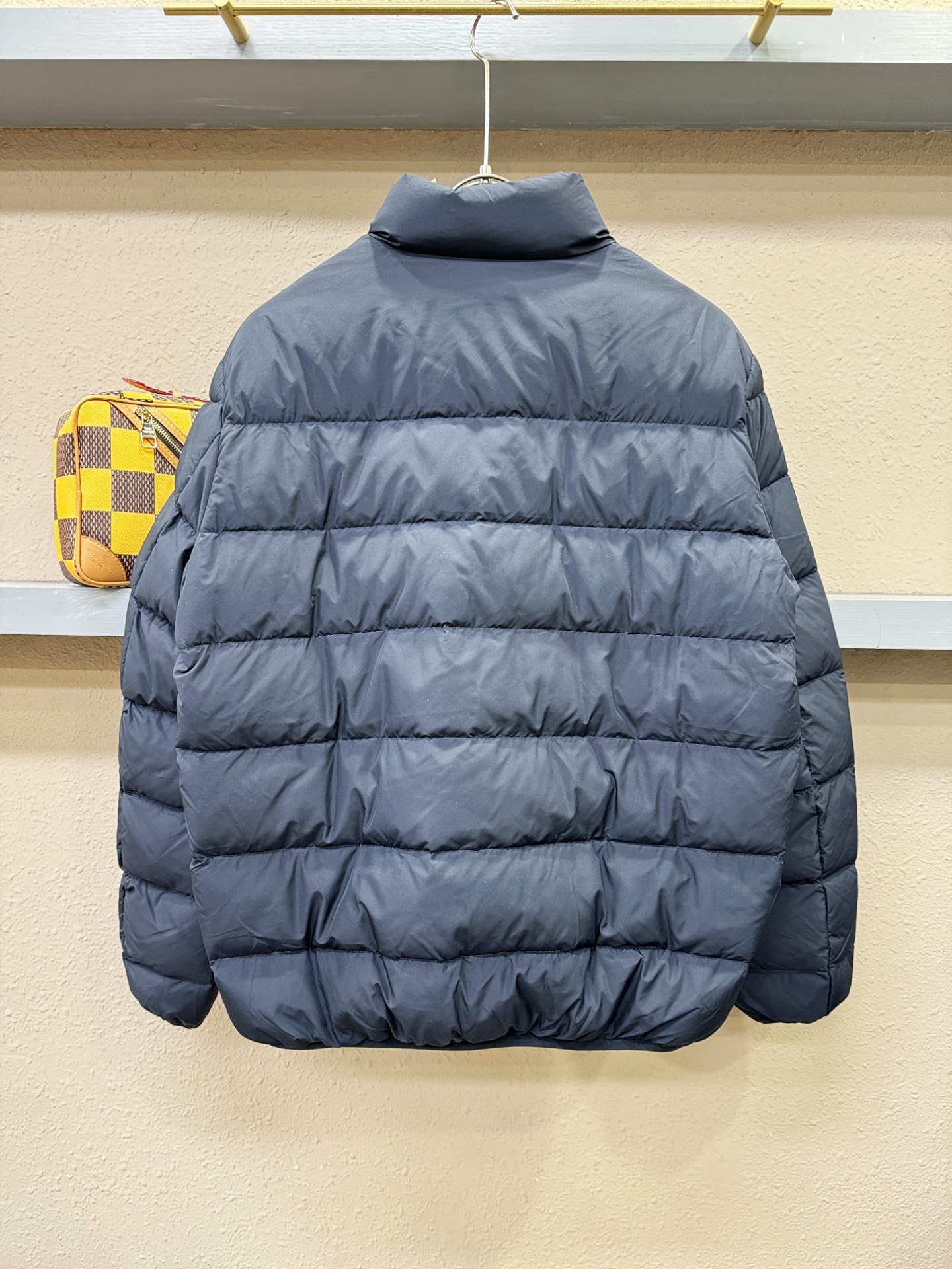 Gucci古奇 2025新款羽绒服，秀场新品，品相非常完美，专柜高科技防水面料，内里90%白鹅绒填充，舒