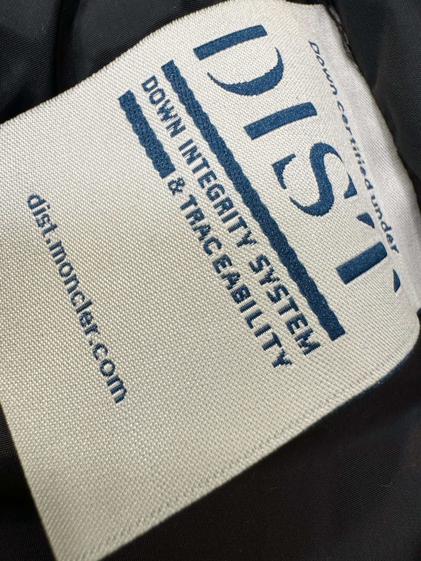 Moncler蒙口 2025新款羽绒服，秀场新品，绵羊皮拼接设计，品相非常完美，专柜高科技防水面料，内里