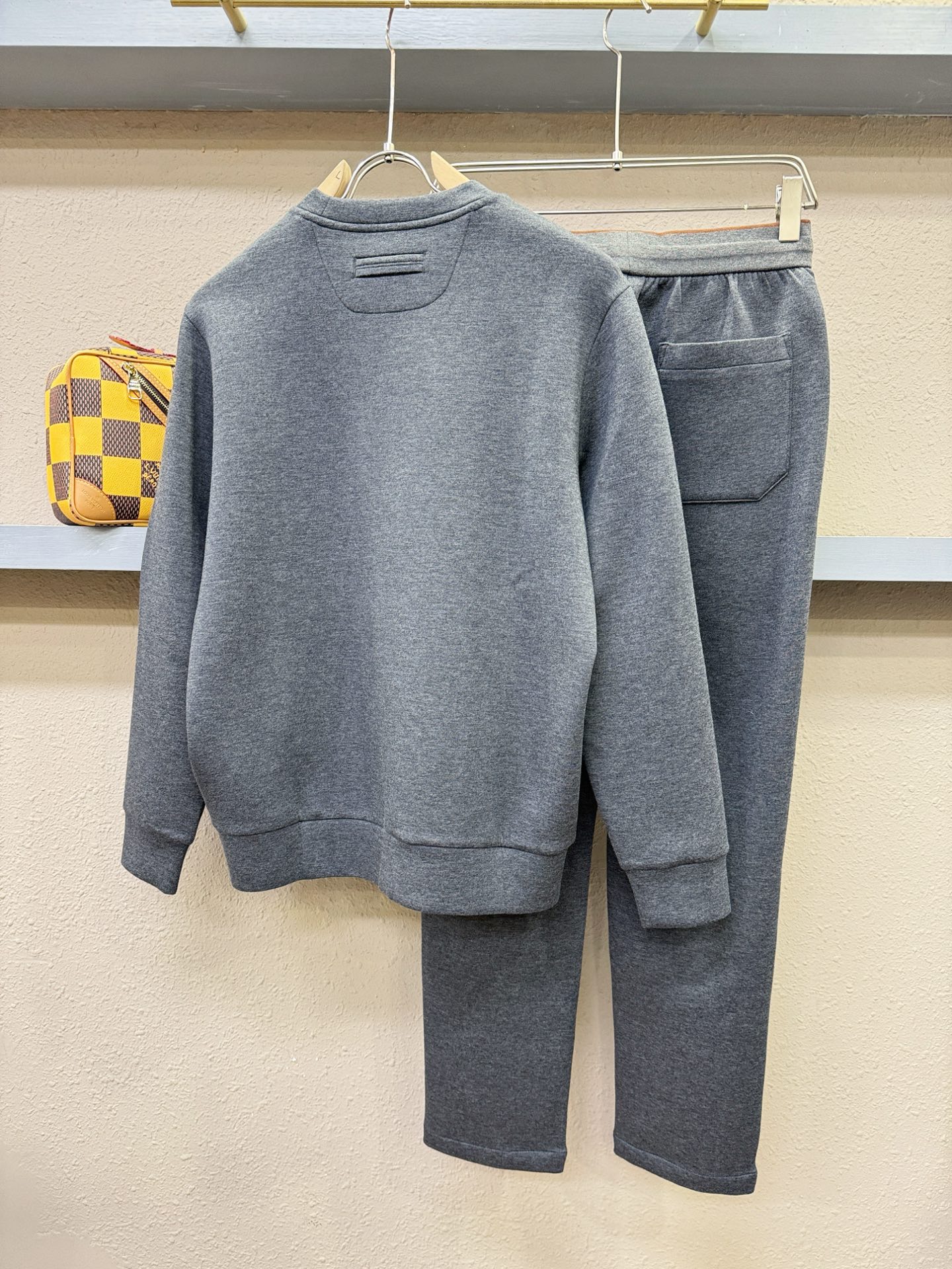 套装 Ermenegildo Zeg*a杰*亚 2025秋冬新款休闲套装，细节精致高级，高级感满满。定制