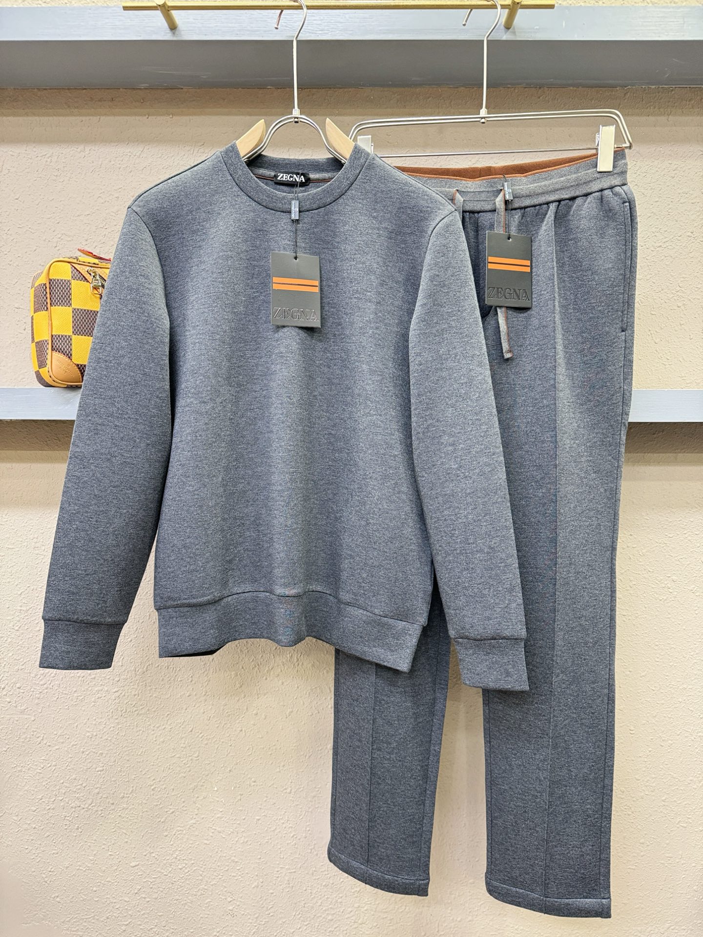 套装 Ermenegildo Zeg*a杰*亚 2025秋冬新款休闲套装，细节精致高级，高级感满满。定制