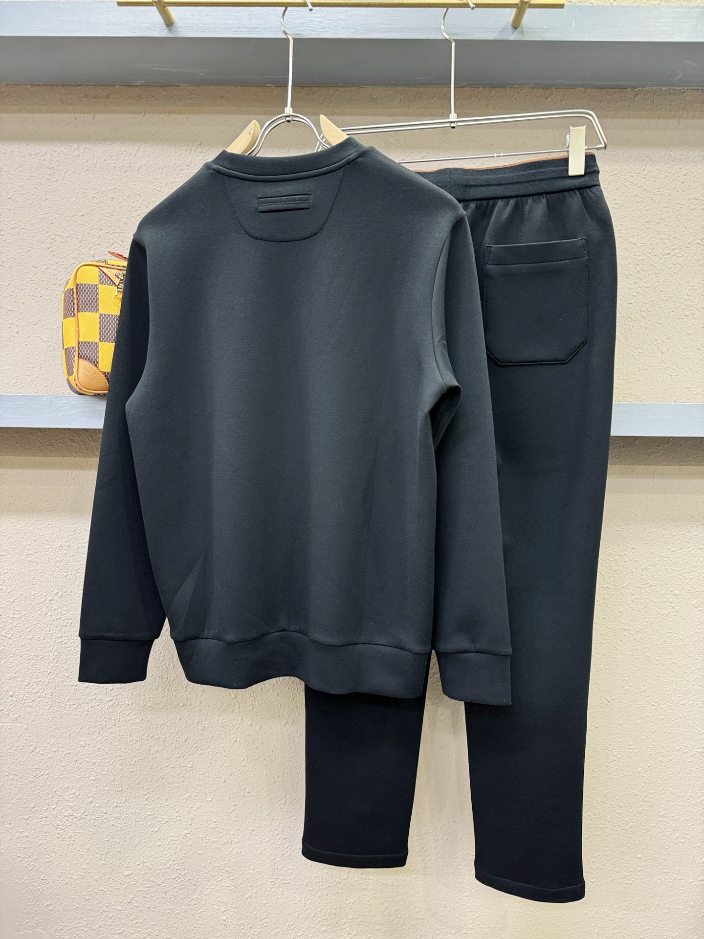 套装 Ermenegildo Zeg*a杰*亚 2025秋冬新款休闲套装，细节精致高级，高级感满满。定制