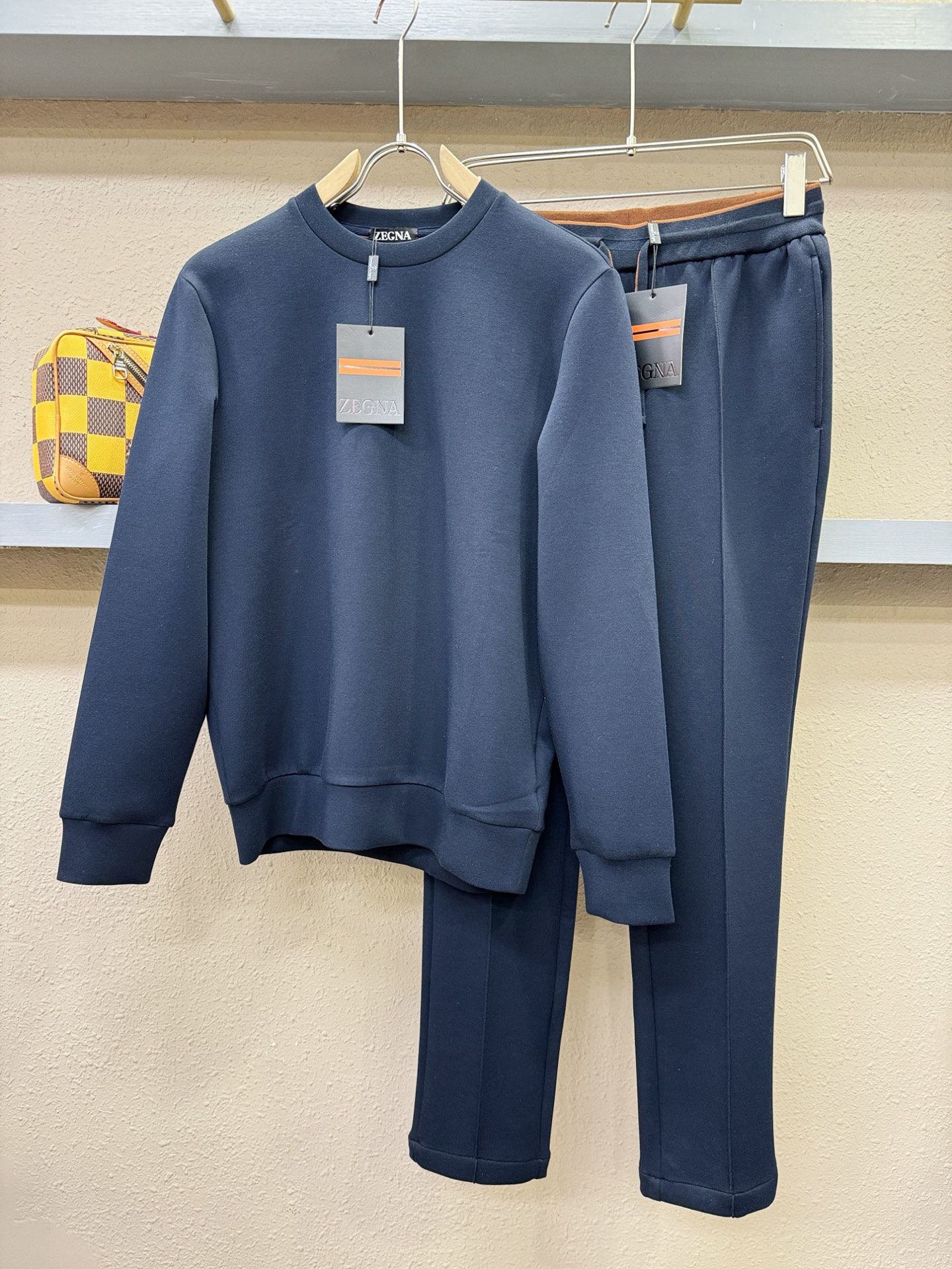 套装 Ermenegildo Zeg*a杰*亚 2025秋冬新款休闲套装，细节精致高级，高级感满满。定制