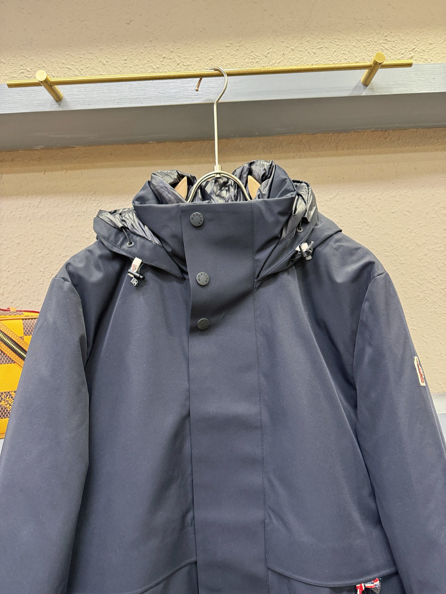 Moncler蒙口 2025新款羽绒服，秀场新品，品相非常完美，专柜高科技防水面料，内里90%白鹅绒填充