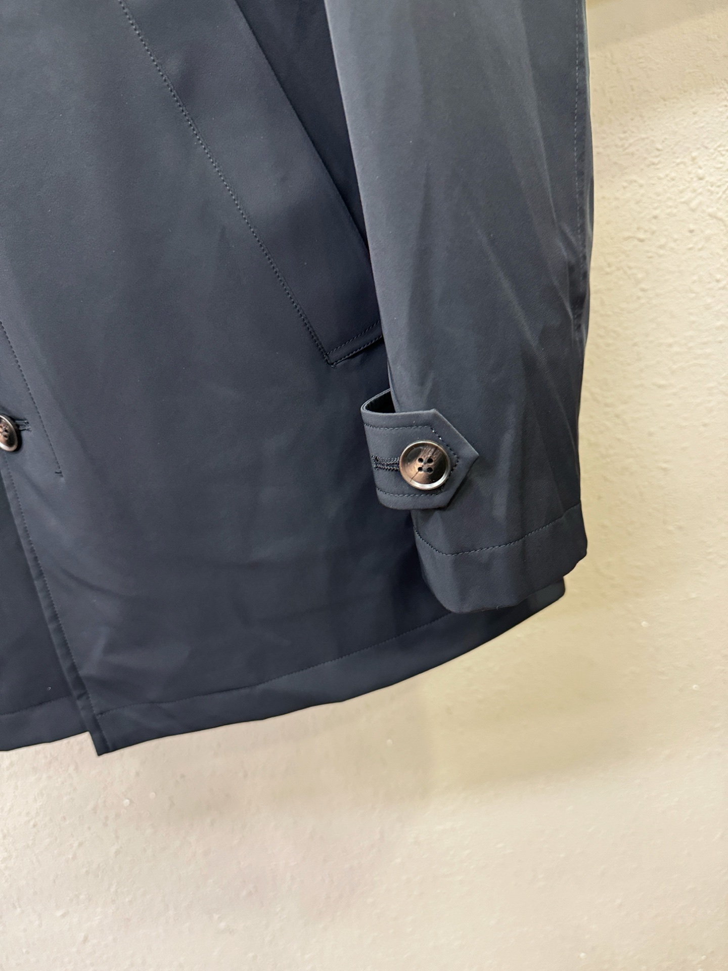 BURBERRY巴宝莉 2025新款羽绒服，秀场新品，品相非常完美，专柜高科技防水面料，内里90%白鹅绒